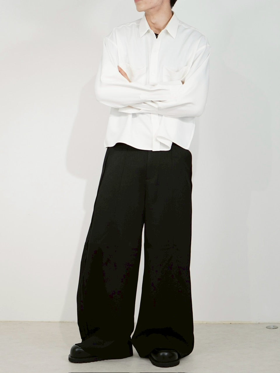 受注制【Chikashitsu +】cropped long sleeve shirt (3color)