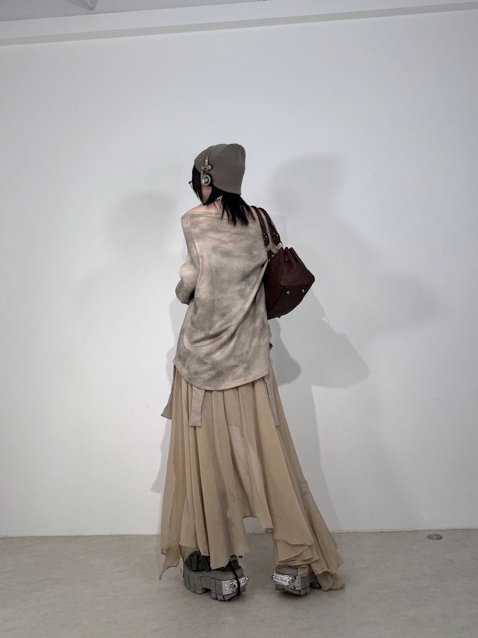 国際配送【Nerd out XU】asymmetry sheer long skirt (2color)
