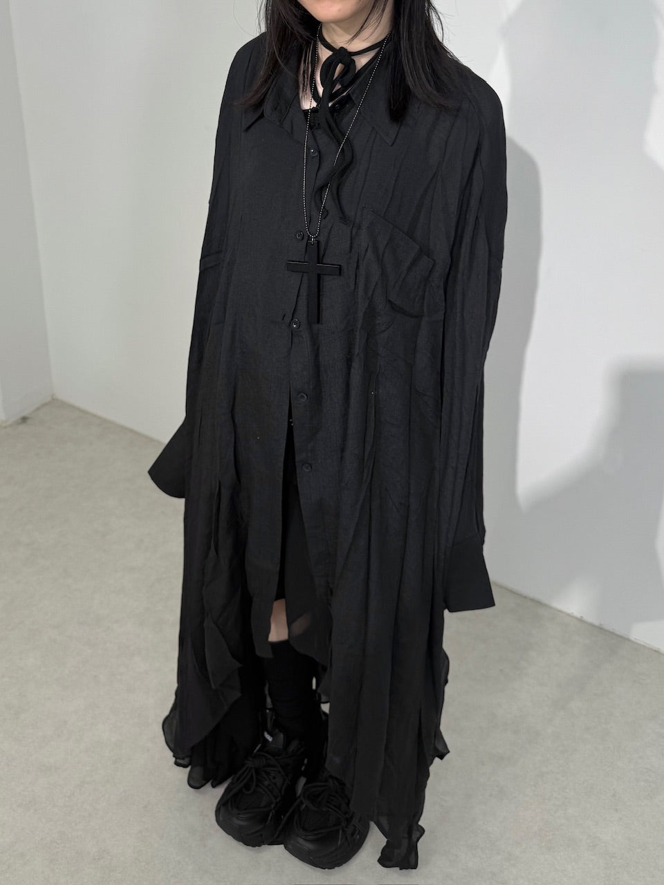 国際配送【Nerd out XU】asymmetry long sheer shirt