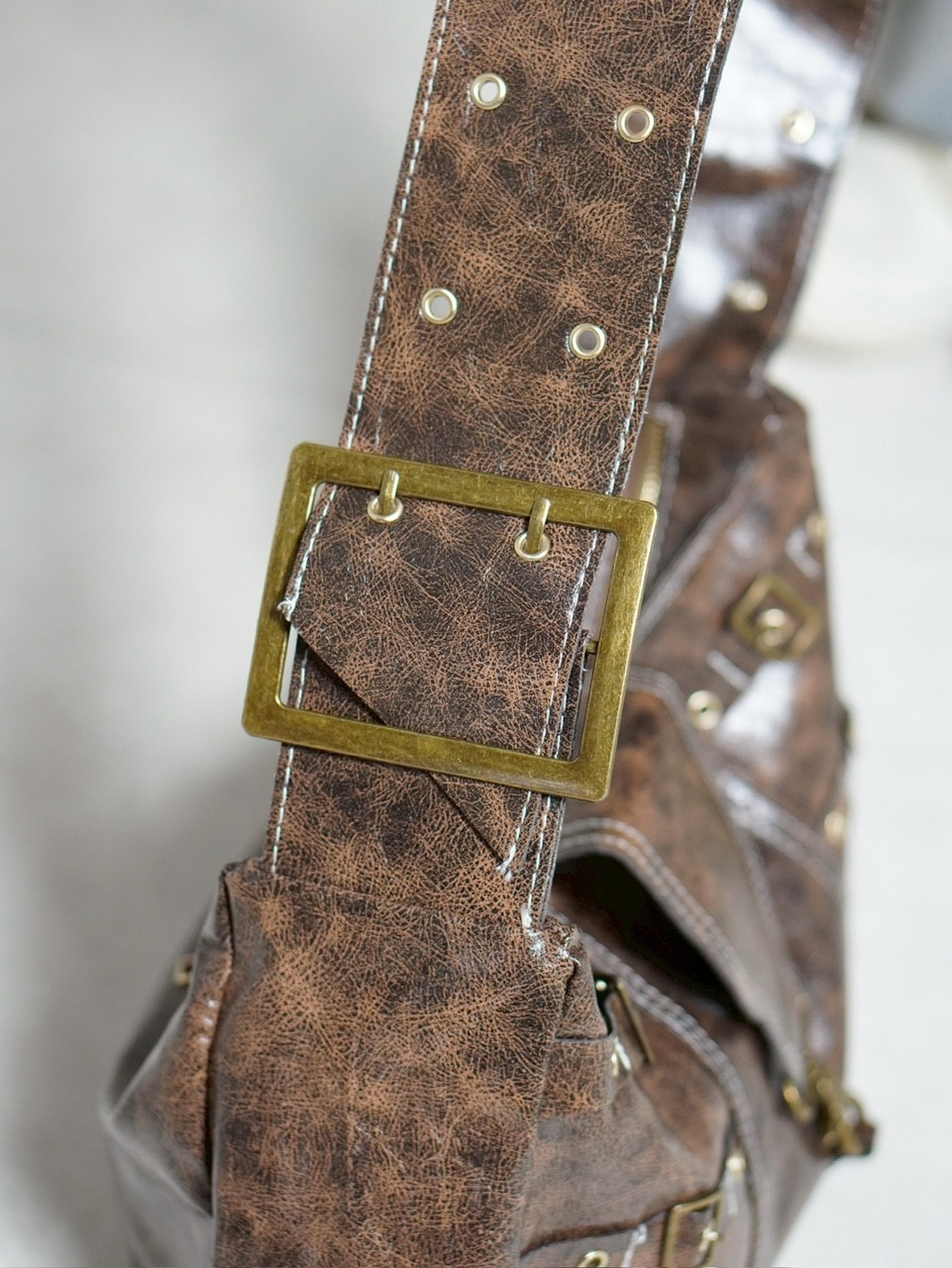 受注制【Chikashitsu +】antique leather buckle shoulder bag / 【チカシツプラス】アンティークレザーバックルショルダーバッグ