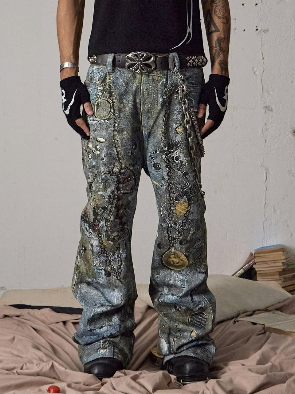【DND4DES】GEMS ROTTEN DISTRESSED FLARED JEANS