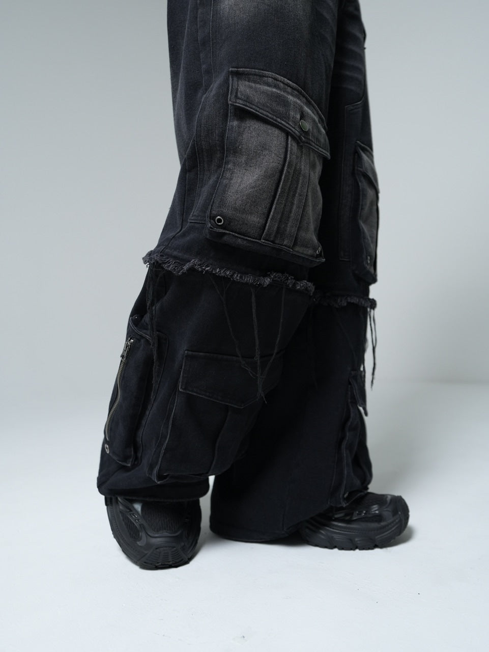 【CHIKASHITSU PLUS HIGH】Layered zip cargo denim pants