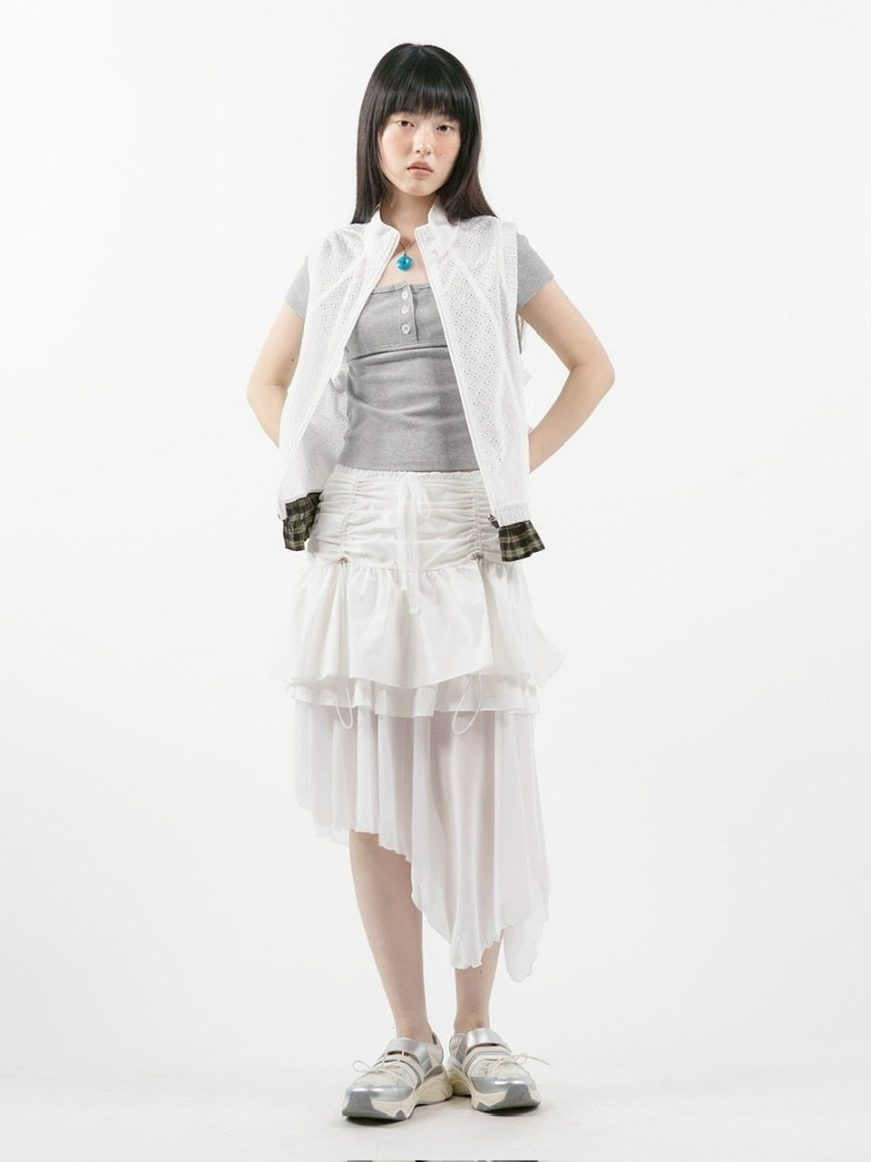 【TUOMIO】EYELET FRILL VEST / 【トゥオミオ】アイレットフリルベスト