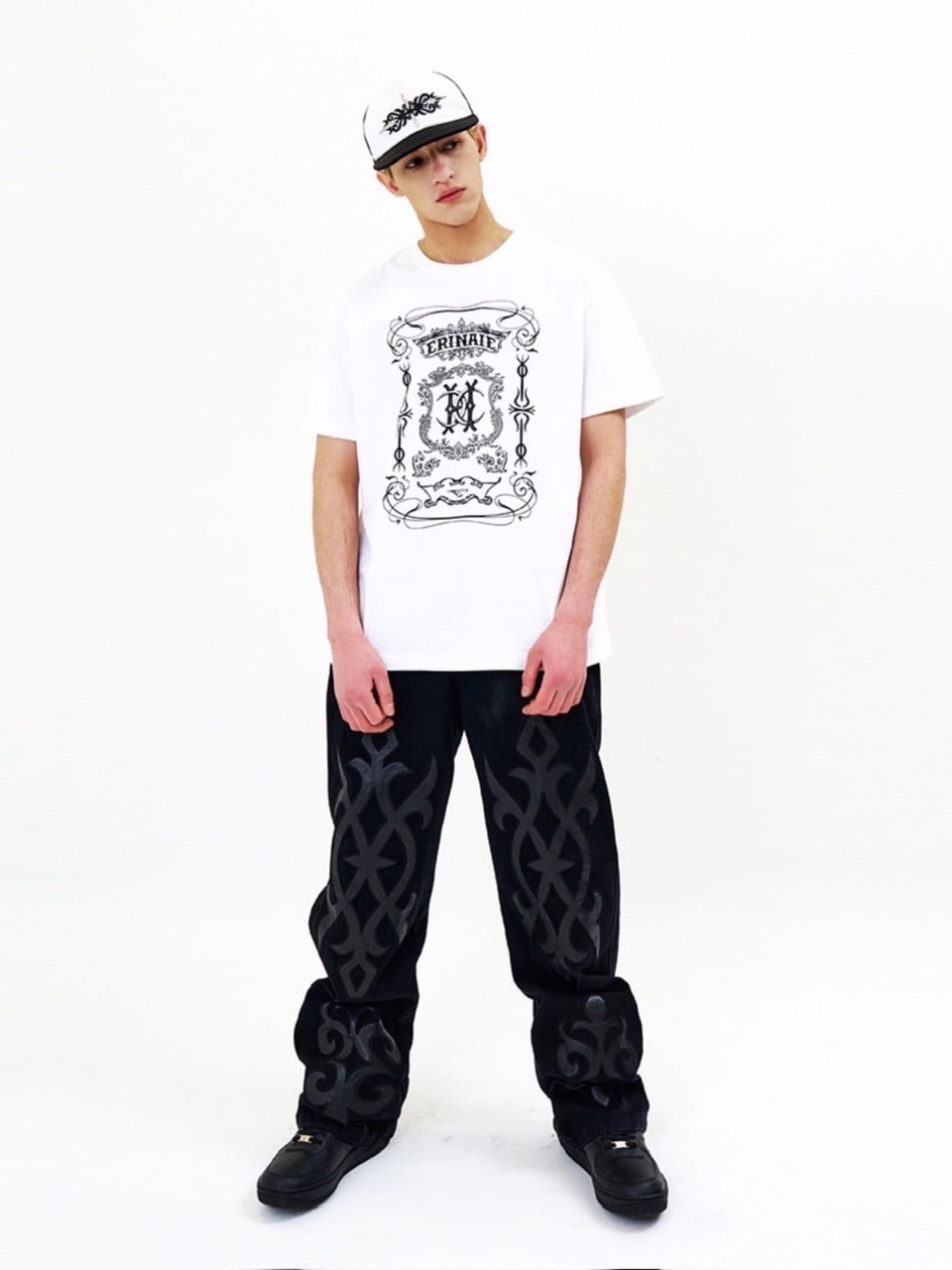 【E RIN AI E】MOON SHORT SLEEVE TEE