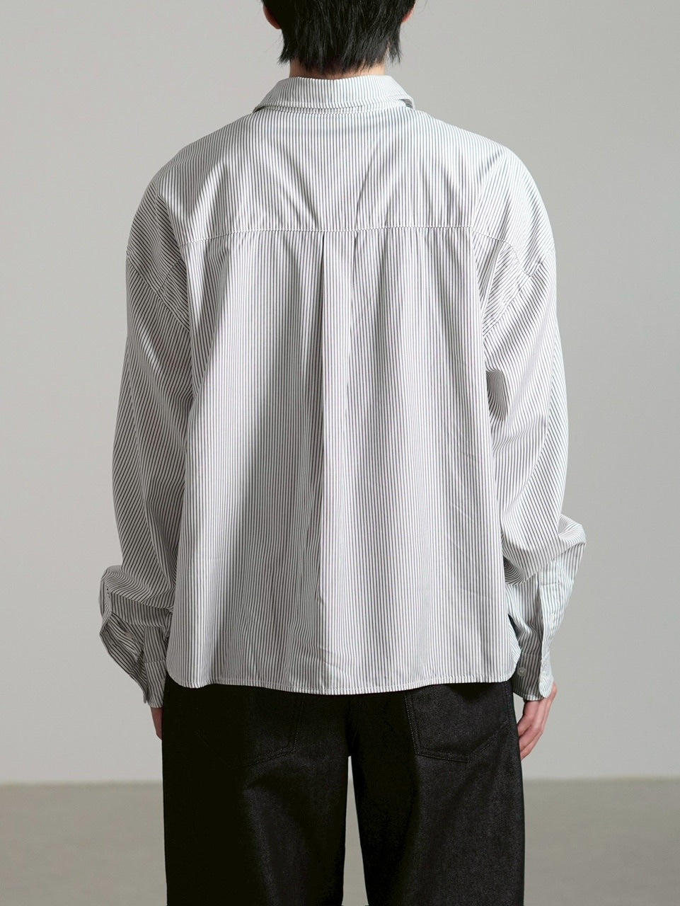 受注制【Chikashitsu +】cropped stripe shirt / 【チカシツプラス】クロップドストライプ長袖シャツ (3color)