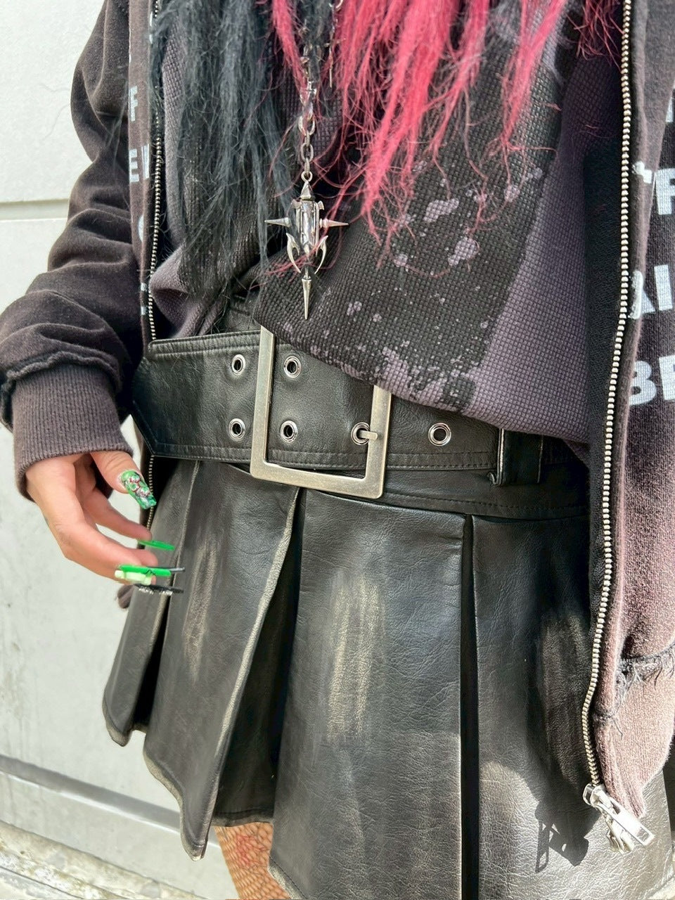 【Never mind the XU】belt pleats leather skirt / 【ネバーマインドザエックスユー】ベルト付きプリーツレザーミニスカート (2color)