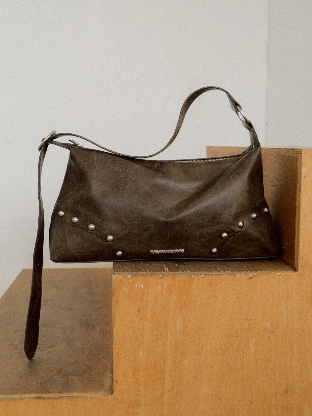 【IUGAMAKARAS】Studded Hobo Bag
