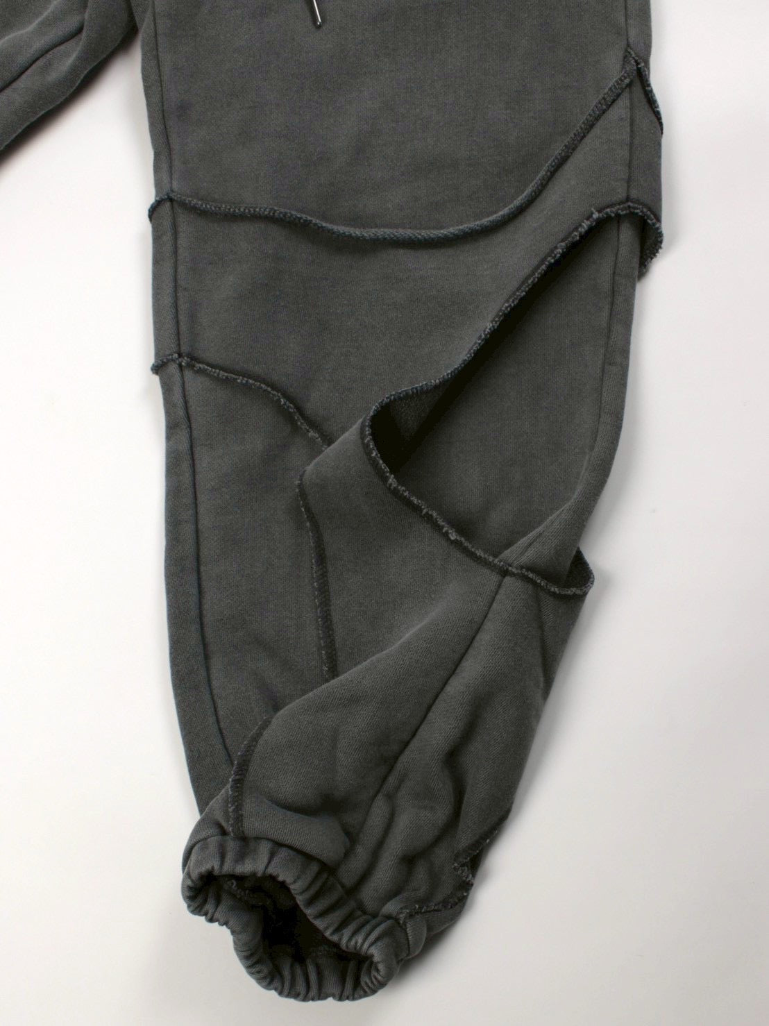 【GALFY】穴の向こうにわんちゃんスウェット