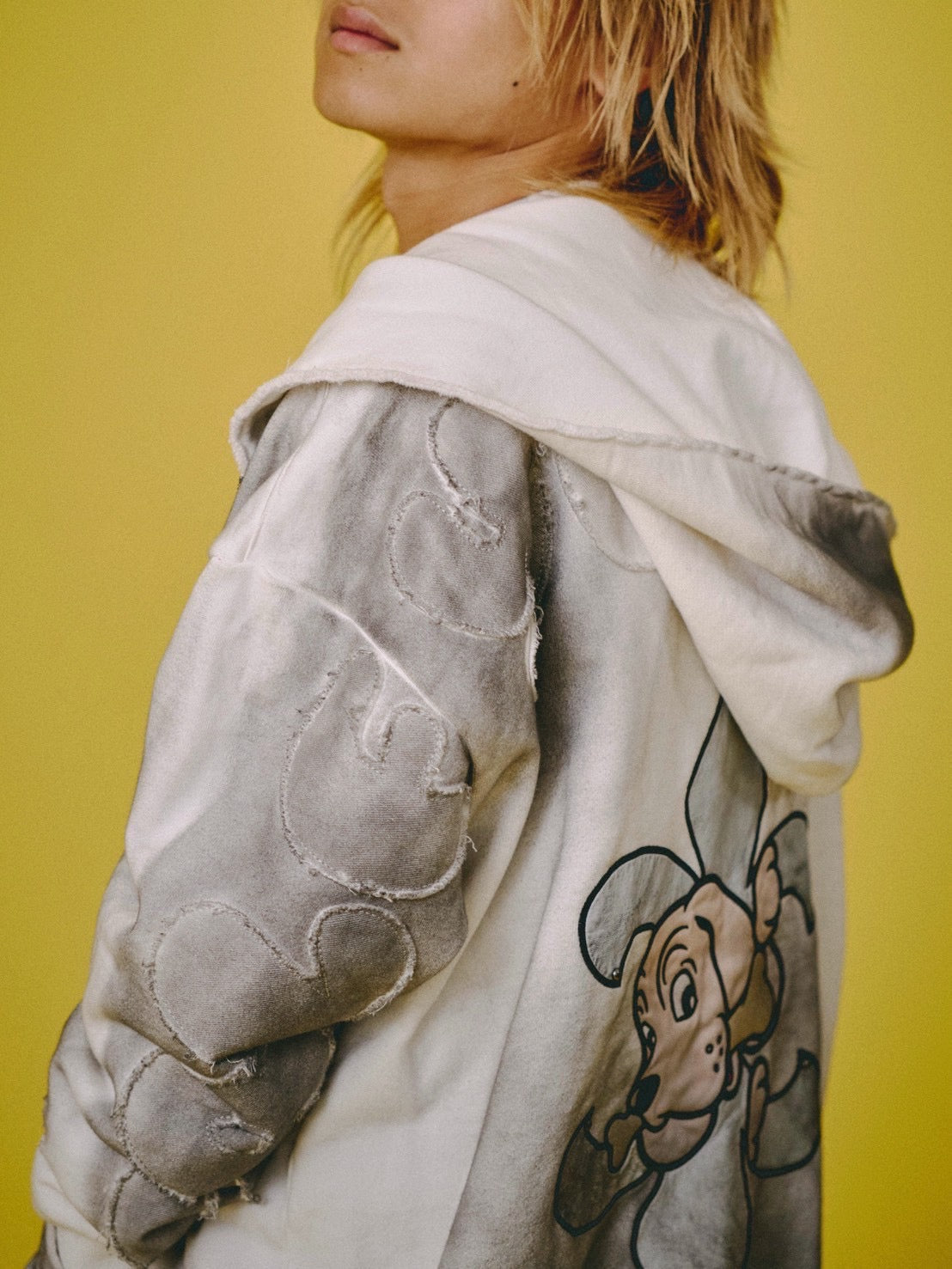 【GALFY】ぼろぼろロゴ百合の紋パーカー