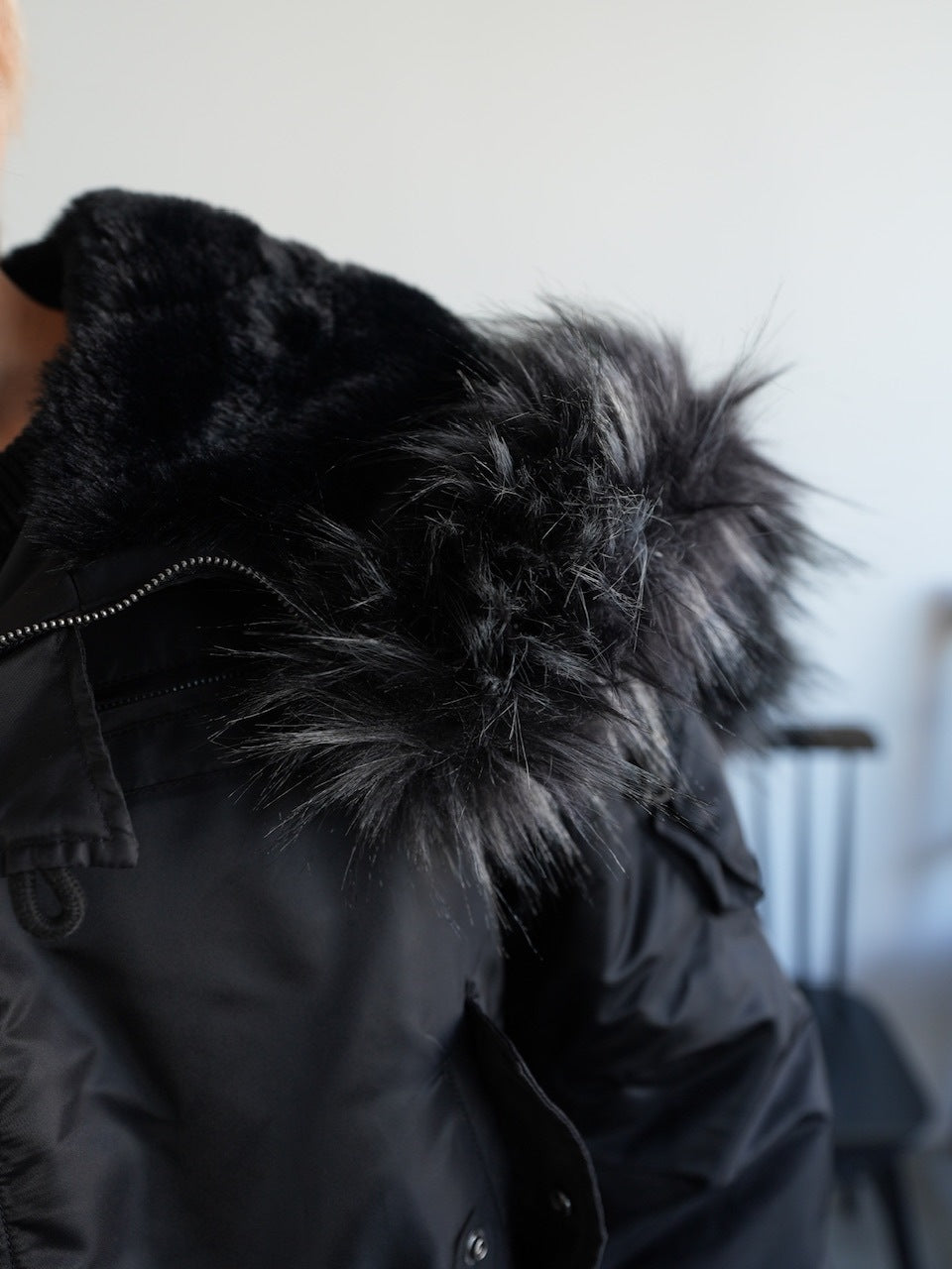 【CHIKASHITSU PLUS HIGH】N-2B cropped hood blouson (nylon)