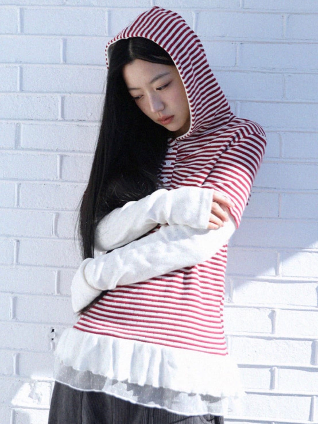 12/21 20:00 発売【Uglyshadow】STRIPE SHIRRING LAYERED HOODIE