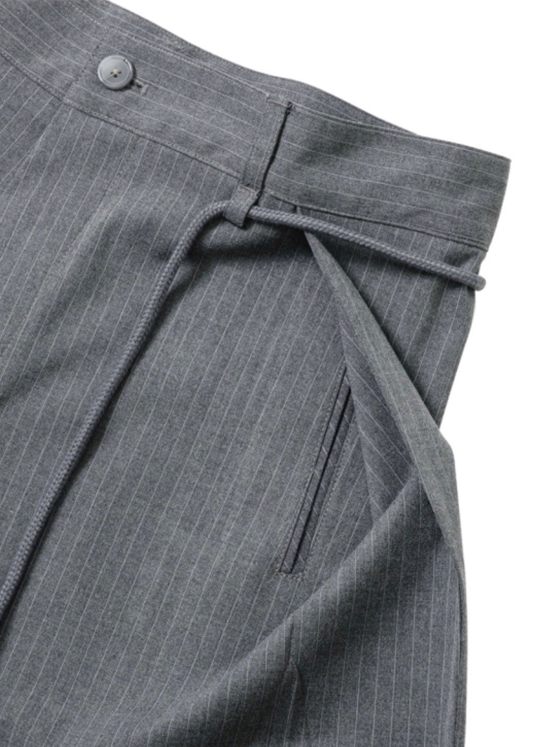 着画、物撮りまだ【AJOBYAJO】One Tuck Stripe Bermuda Pants