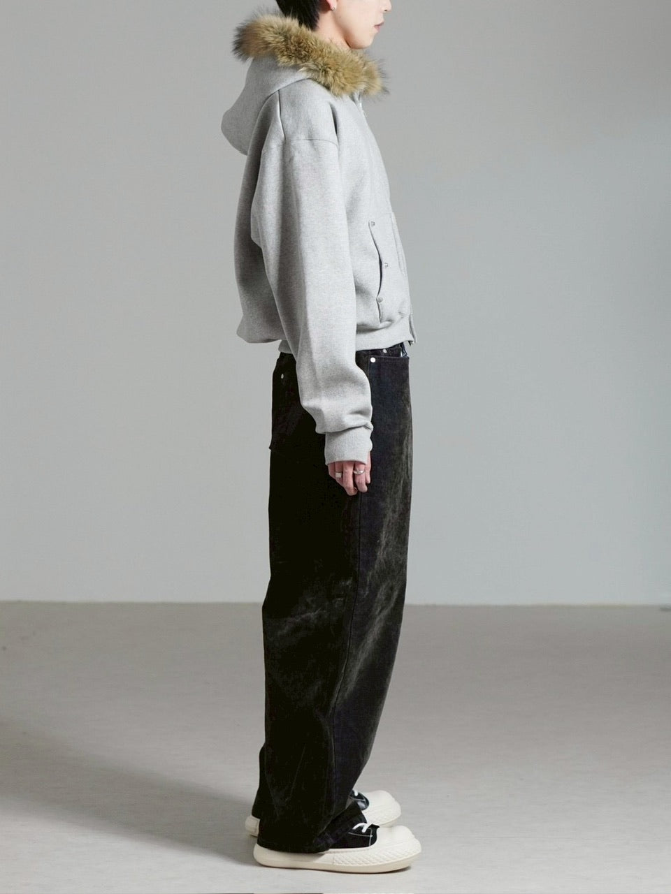 受注制【Chikashitsu +】velvet touch buggy denim pants / 【チカシツプラス】ベルベットタッチバギーデニムパンツ (2color)