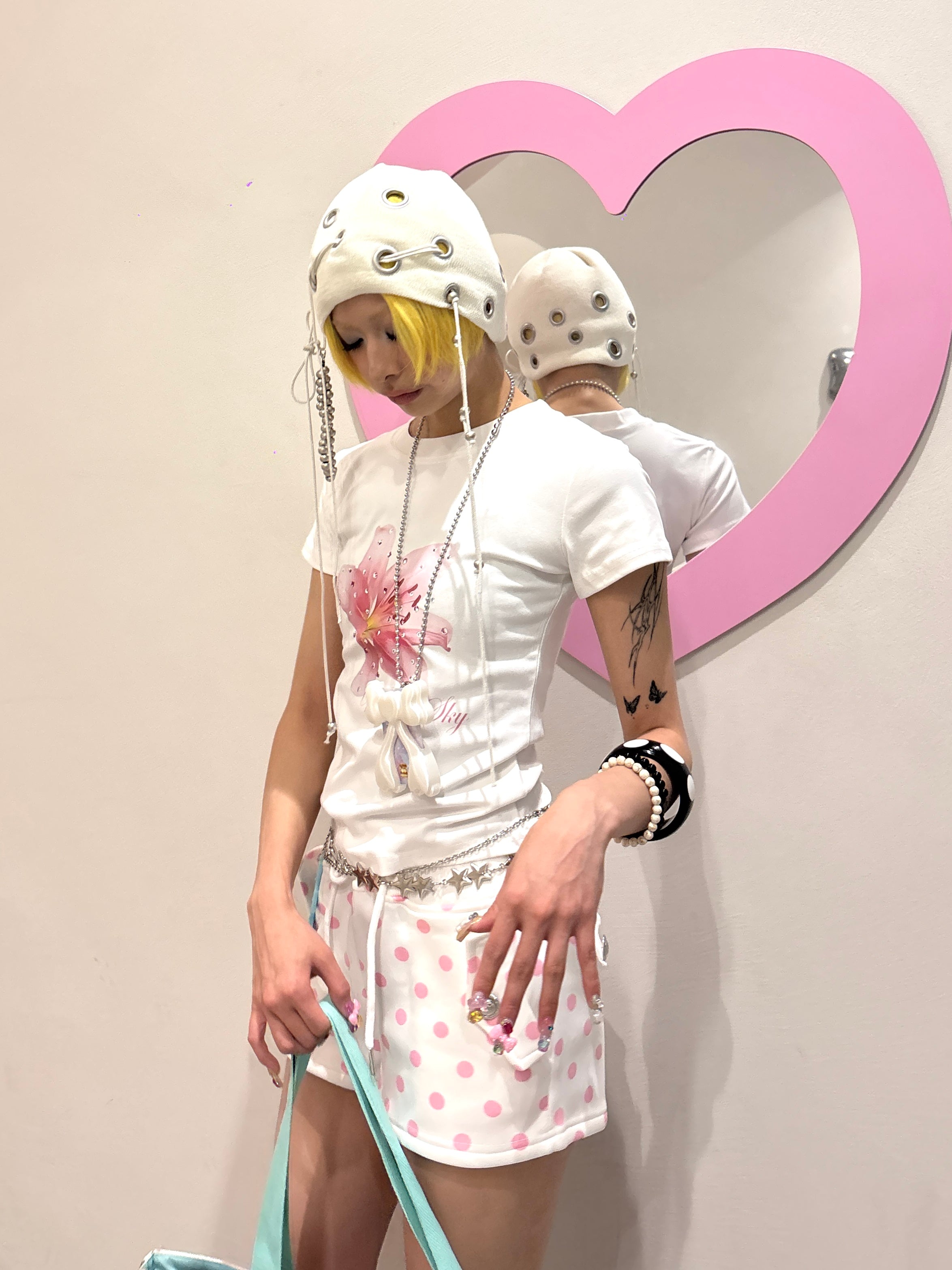 国際配送【Never mind the XU】flower rhinestone tee (3color)