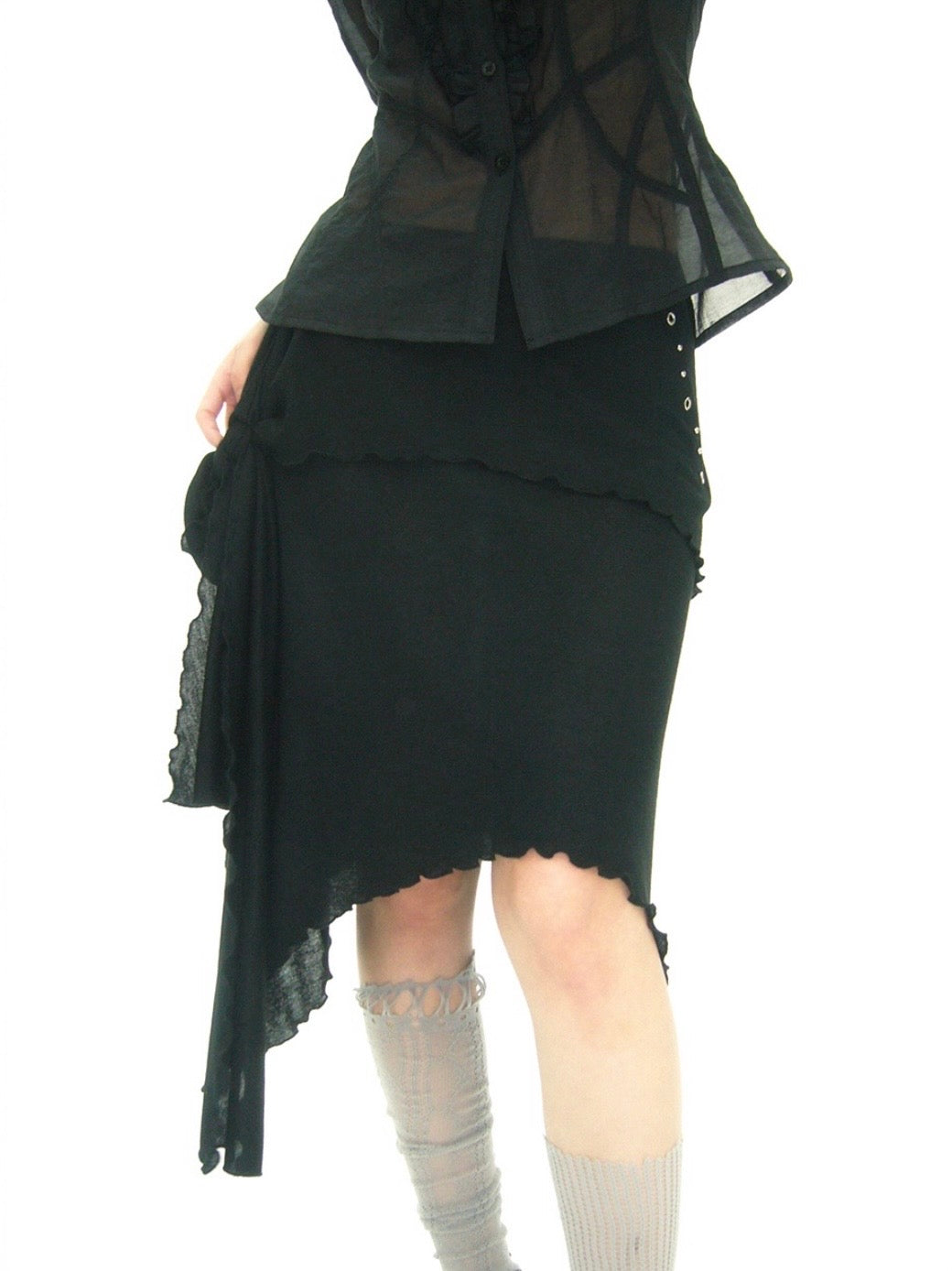 【ROUGH NECK】
Unbalanced Tie Knit Skirt