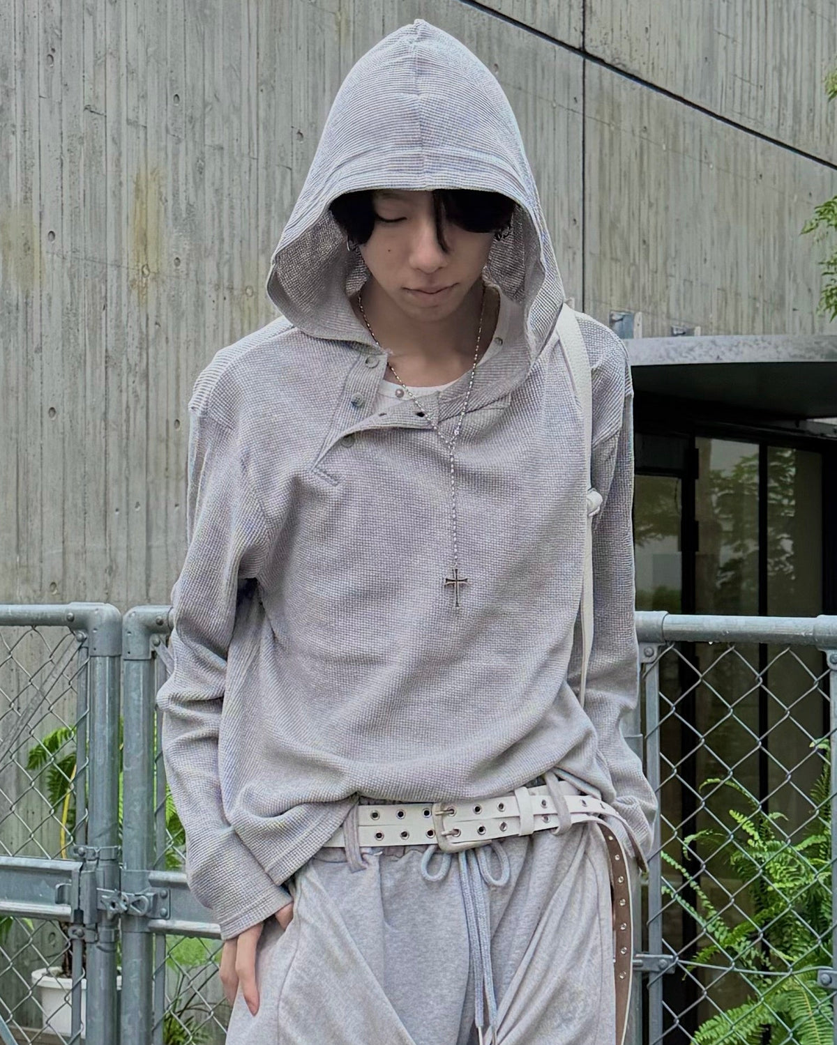 【nmtc+】Asymmetry button hood top (2color)