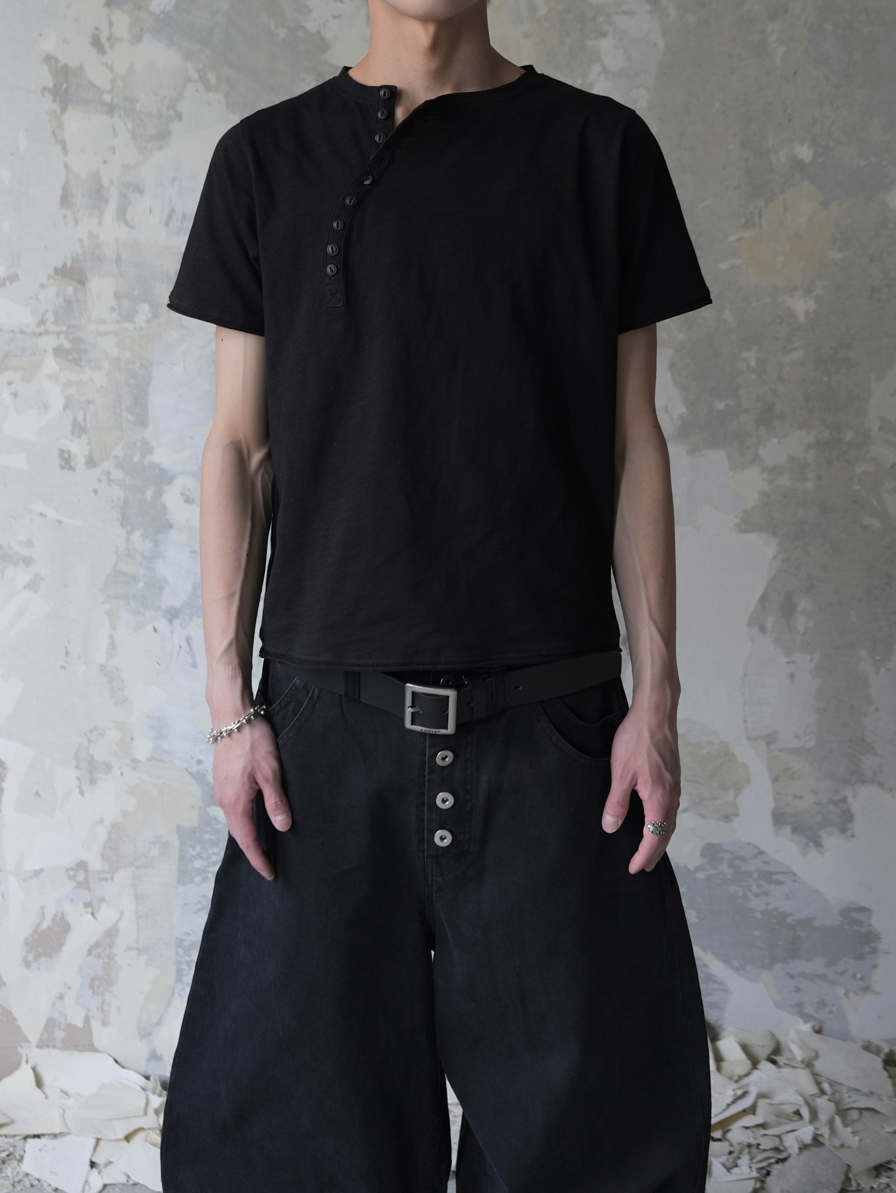【Lee fi Ne】Offset Henley Tee