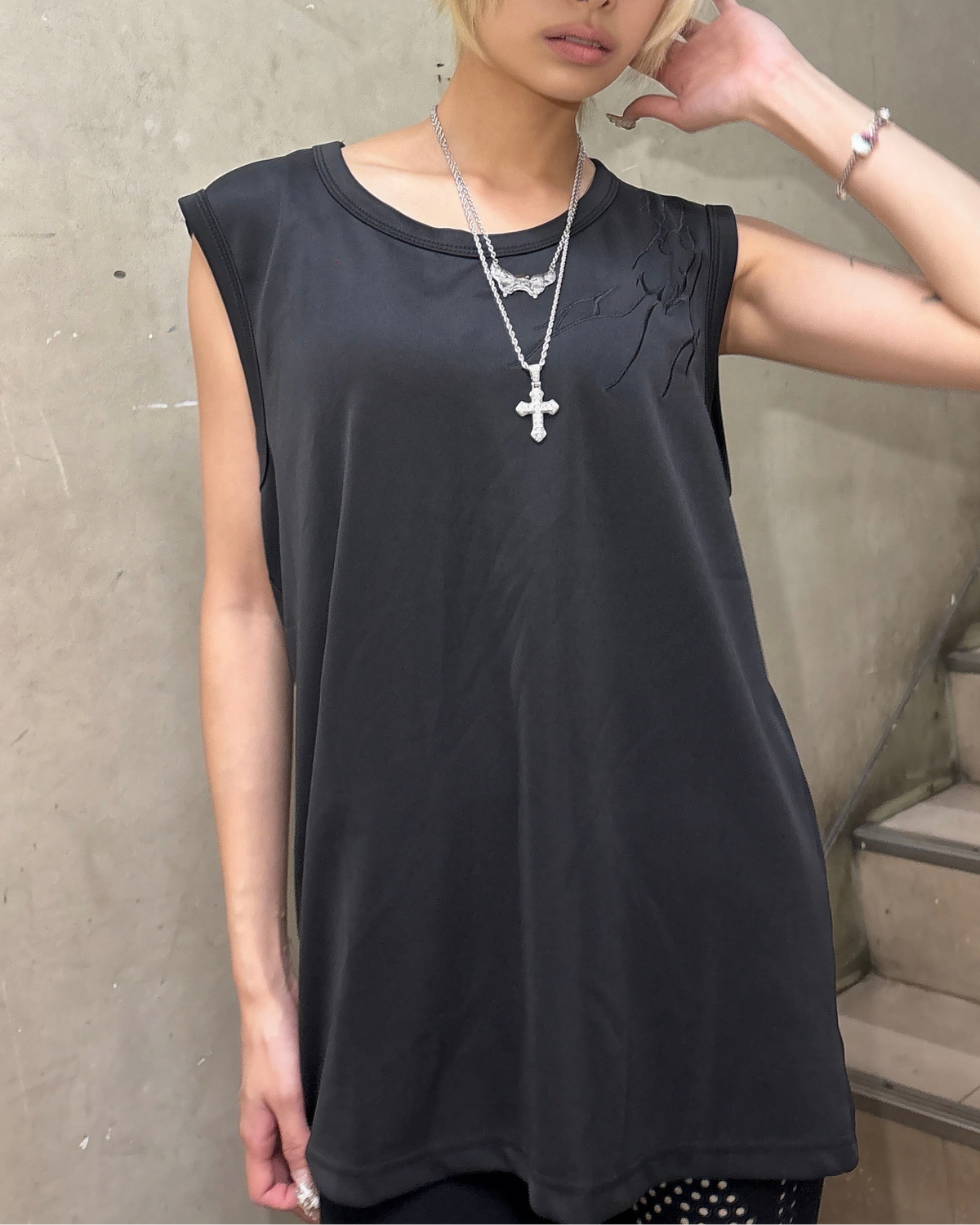 国際配送【Never mind the XU】tribal embroidered tank top (3color)