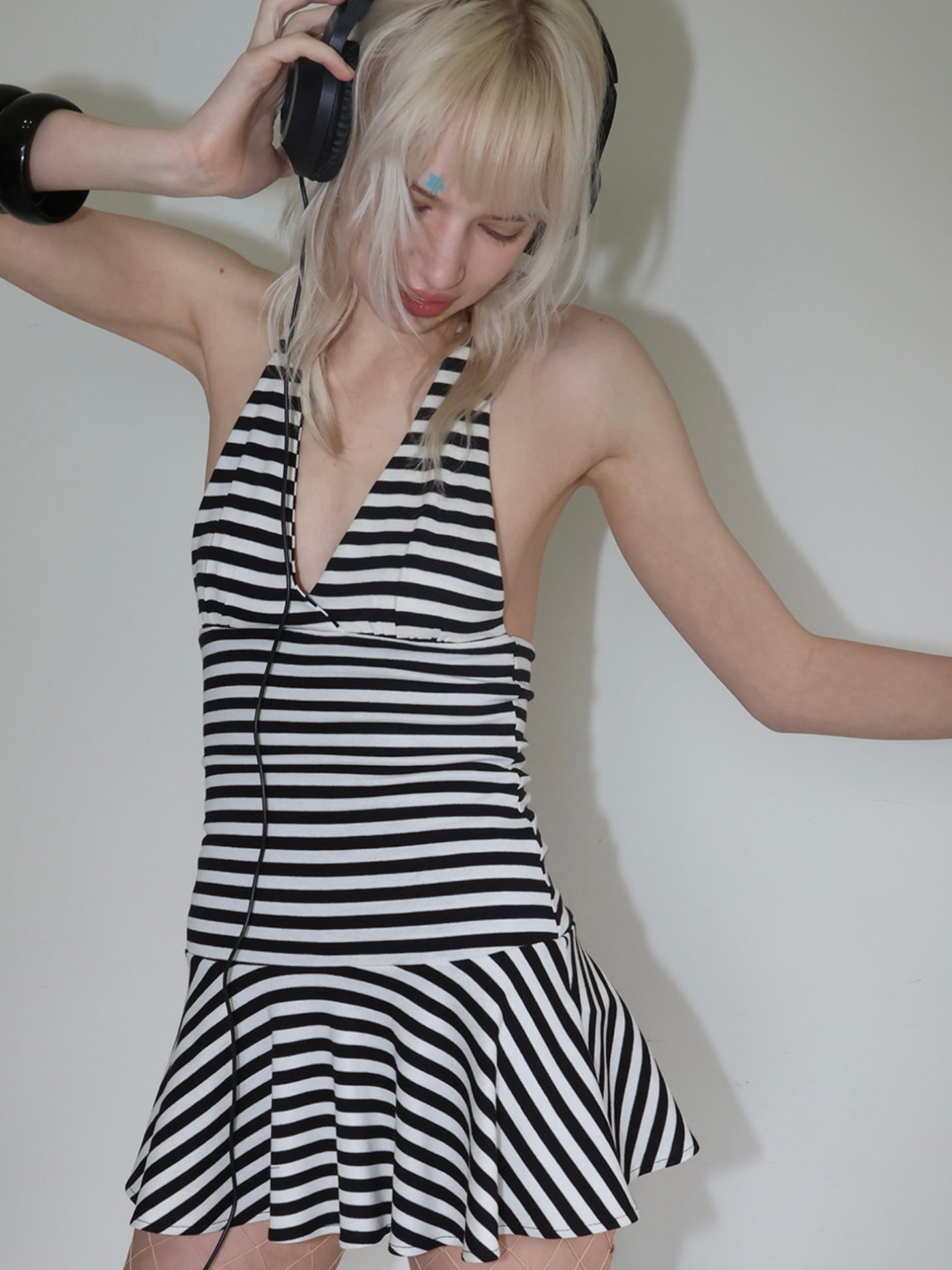 【CRANK】LOW BACK STRIPE HALTER DRESS