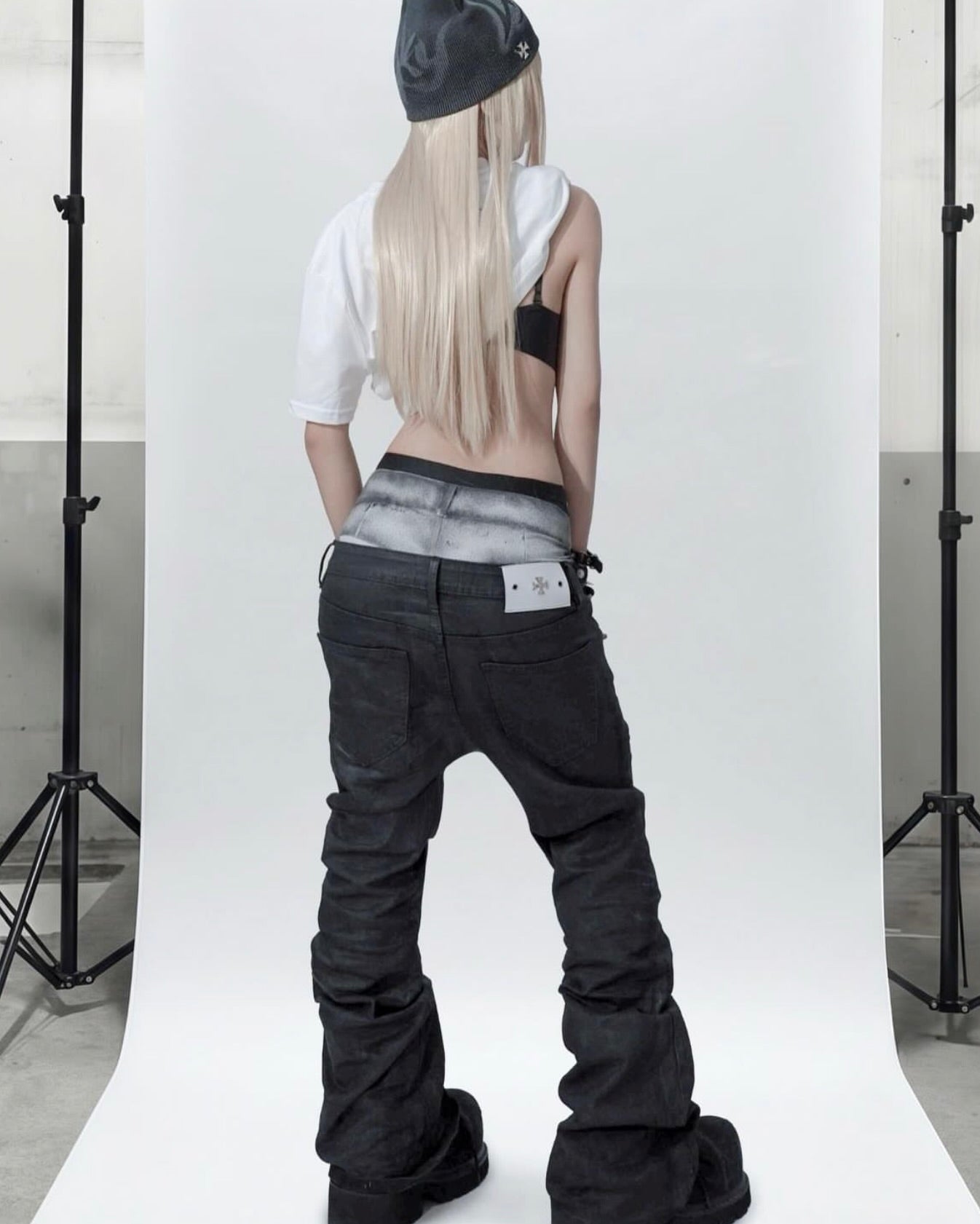 【LOWKEY CLUB】GIRL MY SWAG TEE