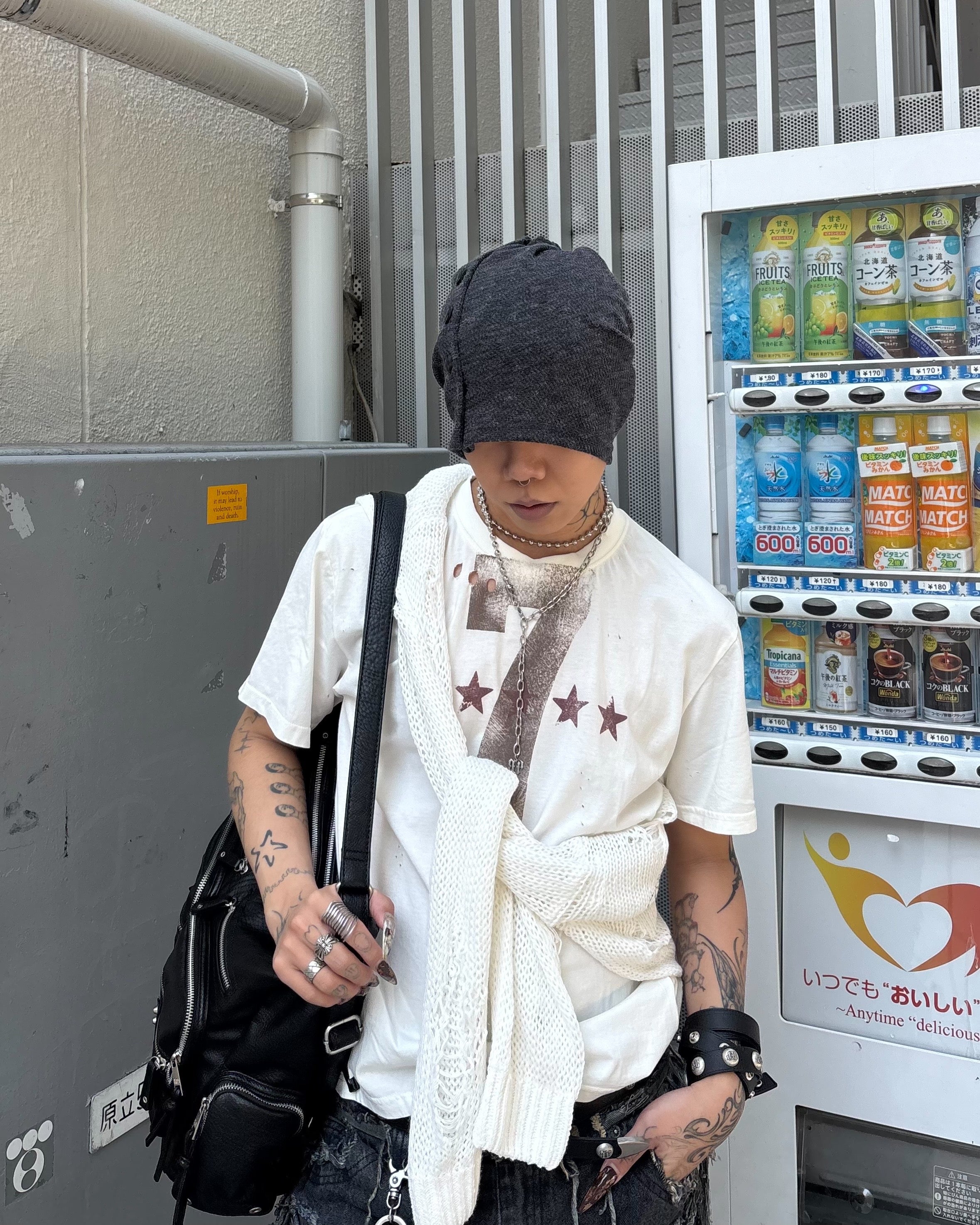 国際配送【Never mind the XU】damage 7 T-shirt