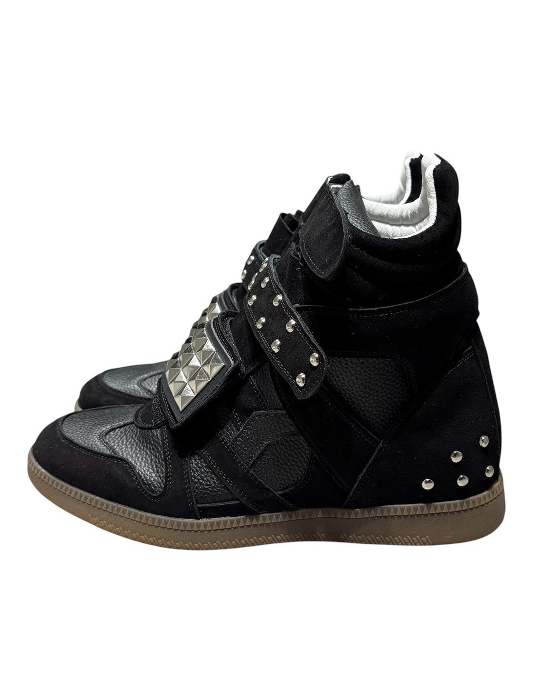 国際配送【Never mind the XU】Studs Wedge High Top Sneakers