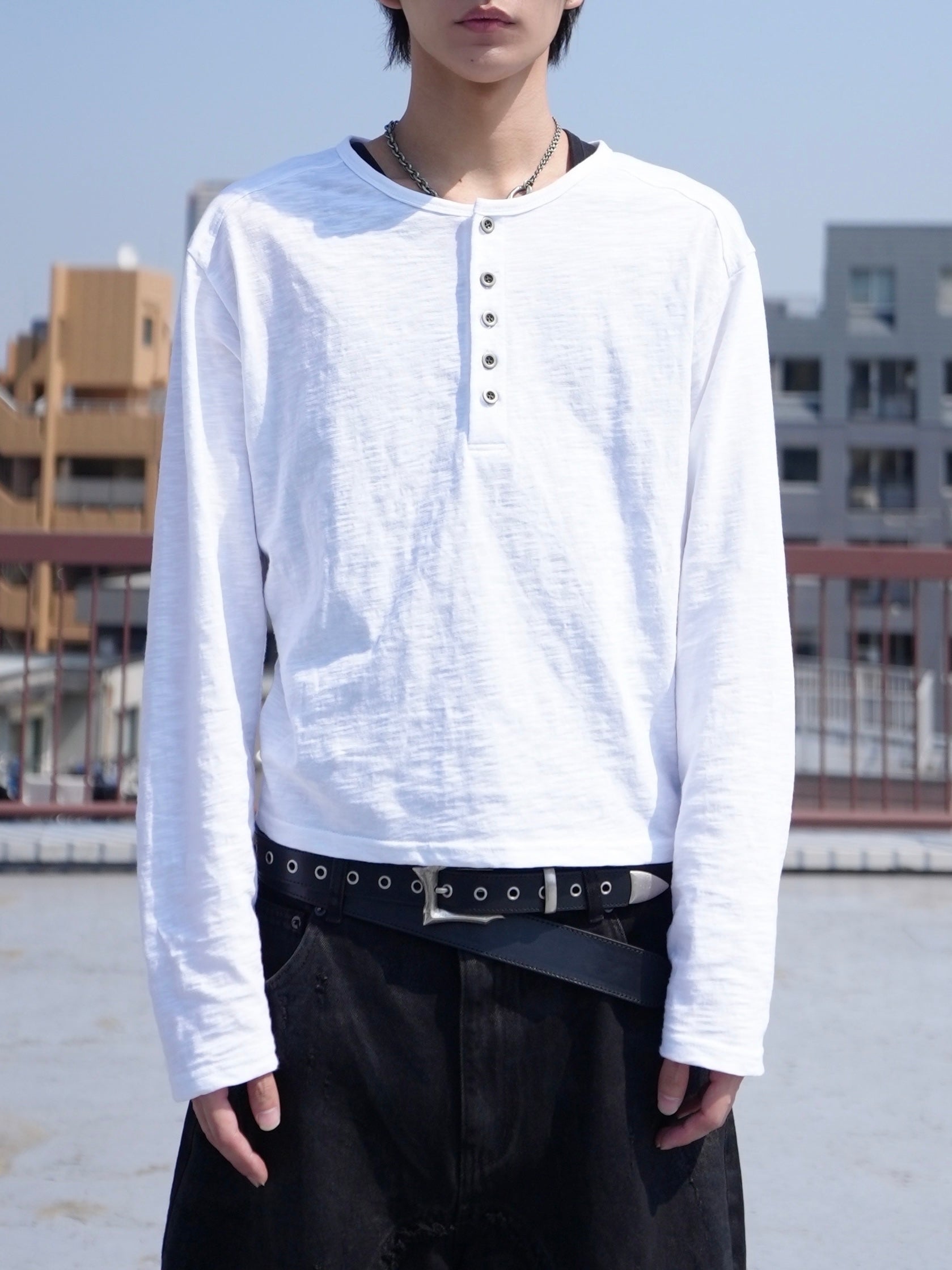 5/23 20:00発売【CHIKASHITSU PLUS HIGH】Steel button henley neck