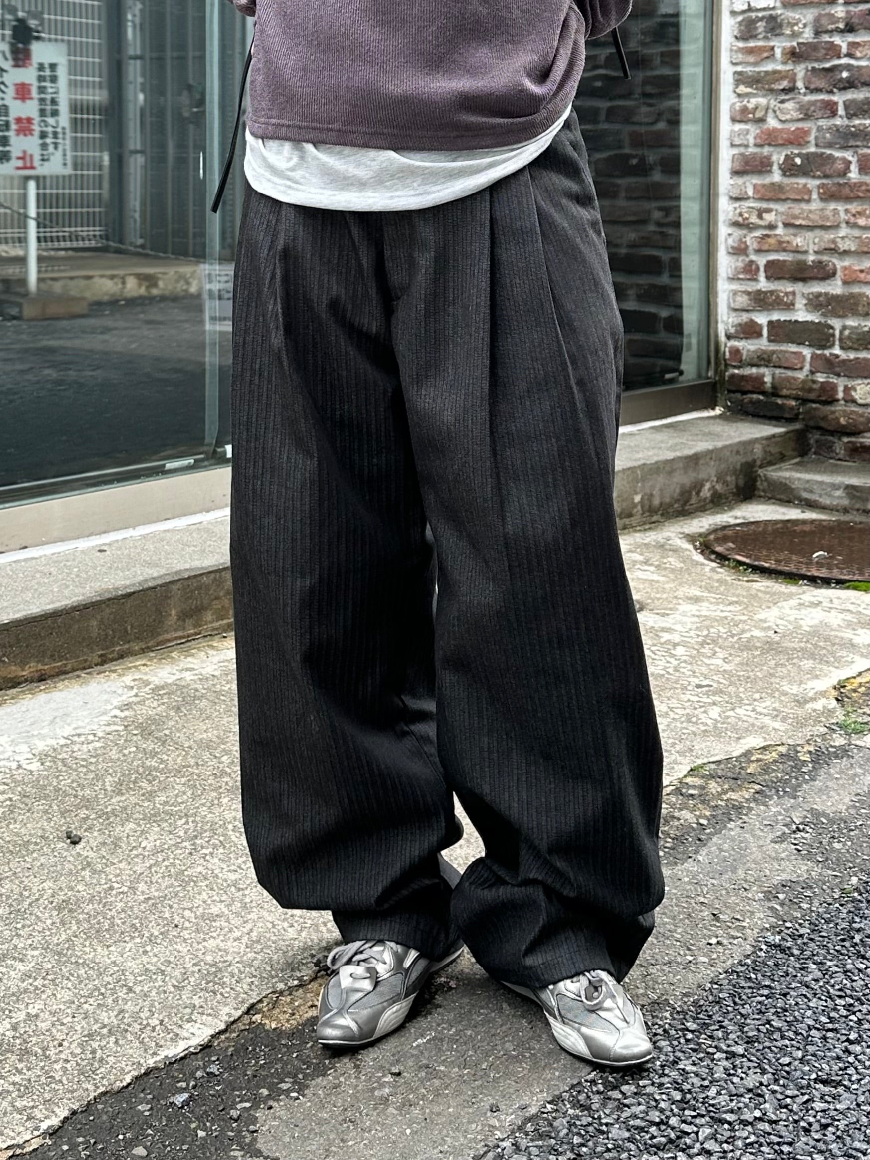 大阪店WEB限定受注制【Chikashitsu +】herringbone tuck wide pants