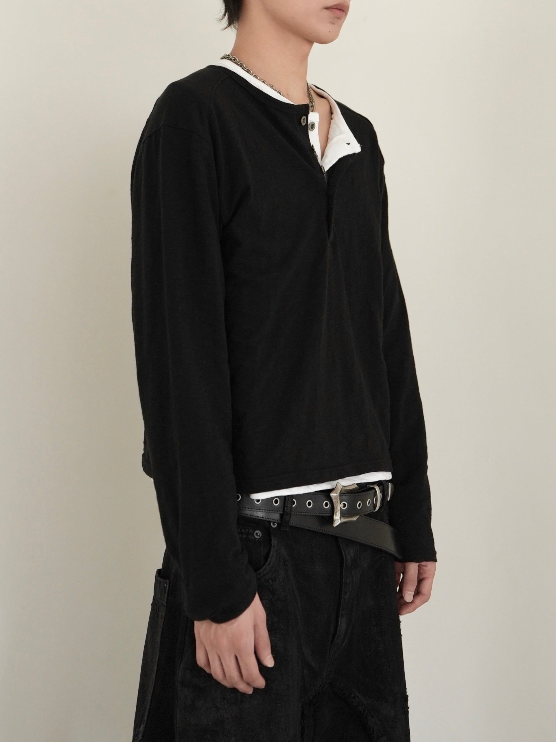 5/23 20:00発売【CHIKASHITSU PLUS HIGH】Steel button henley neck tee (2color)