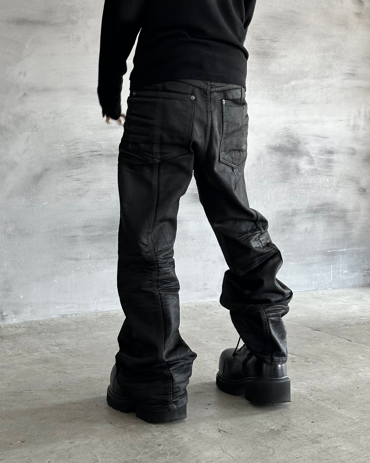 【CHIKASHITSU PLUS HIGH】Linear coating denim flare pants