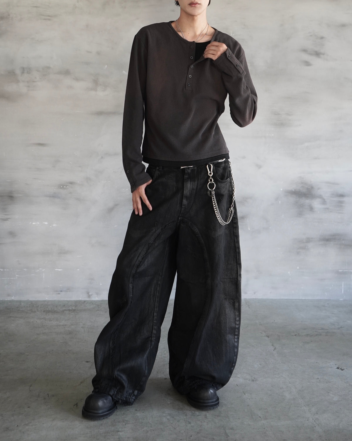 【CHIKASHITSU PLUS HIGH】Rust waffle layered henley neck tee(2color)