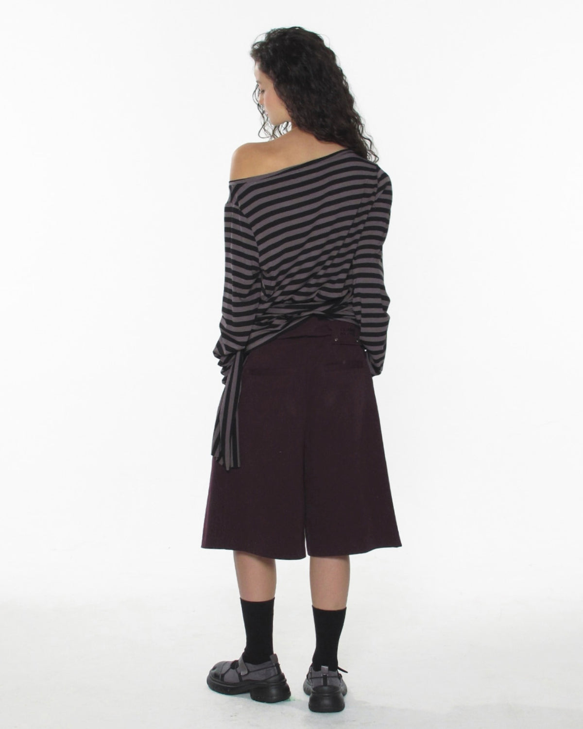 【CRANK】TIED OFF-SHOULDER TOP