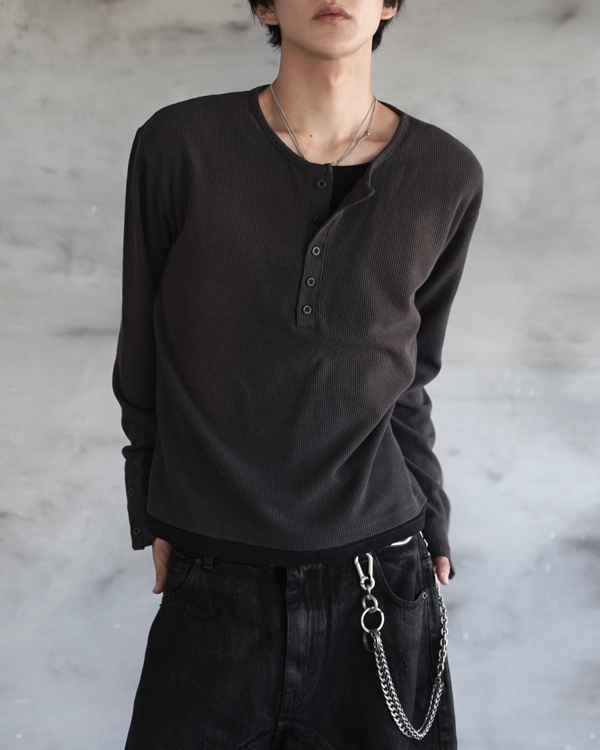 【CHIKASHITSU PLUS HIGH】Rust waffle layered henley neck tee(2color)