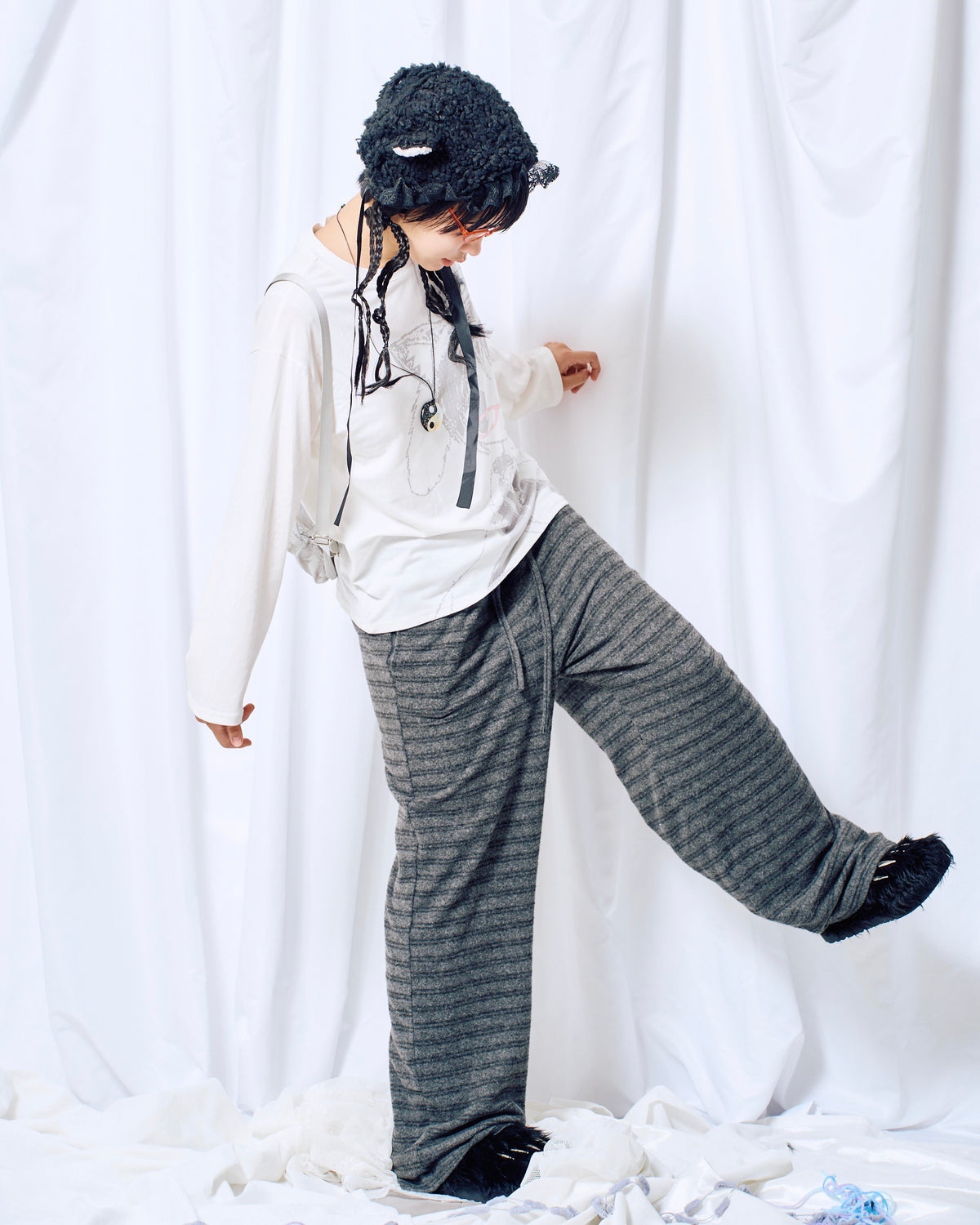 9/18 20:00 発売
国際配送【Nerd out XU】Kumasan Fur Slippers