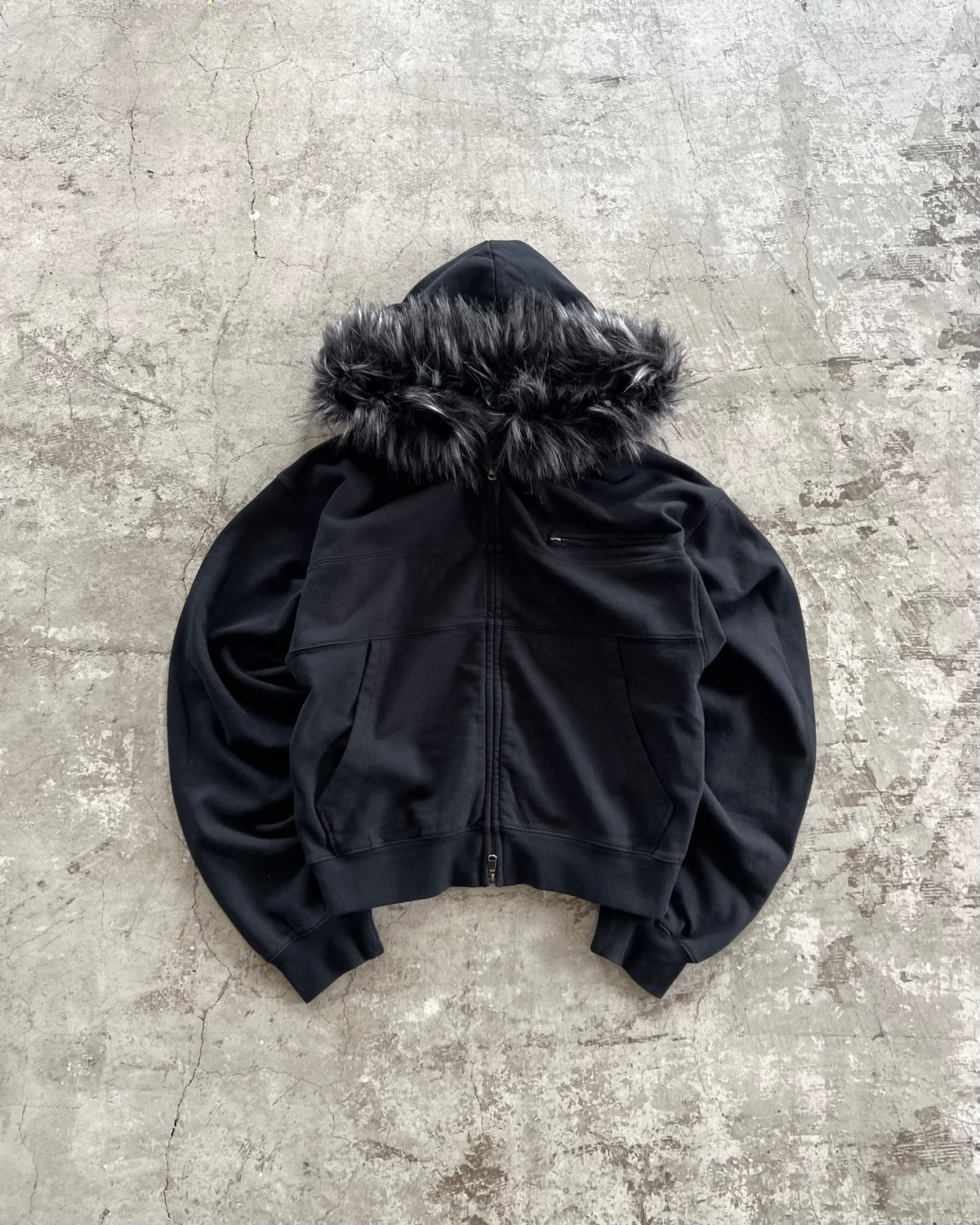 【CHIKASHITSU PLUS HIGH】Volume fur cropped zip hoodie