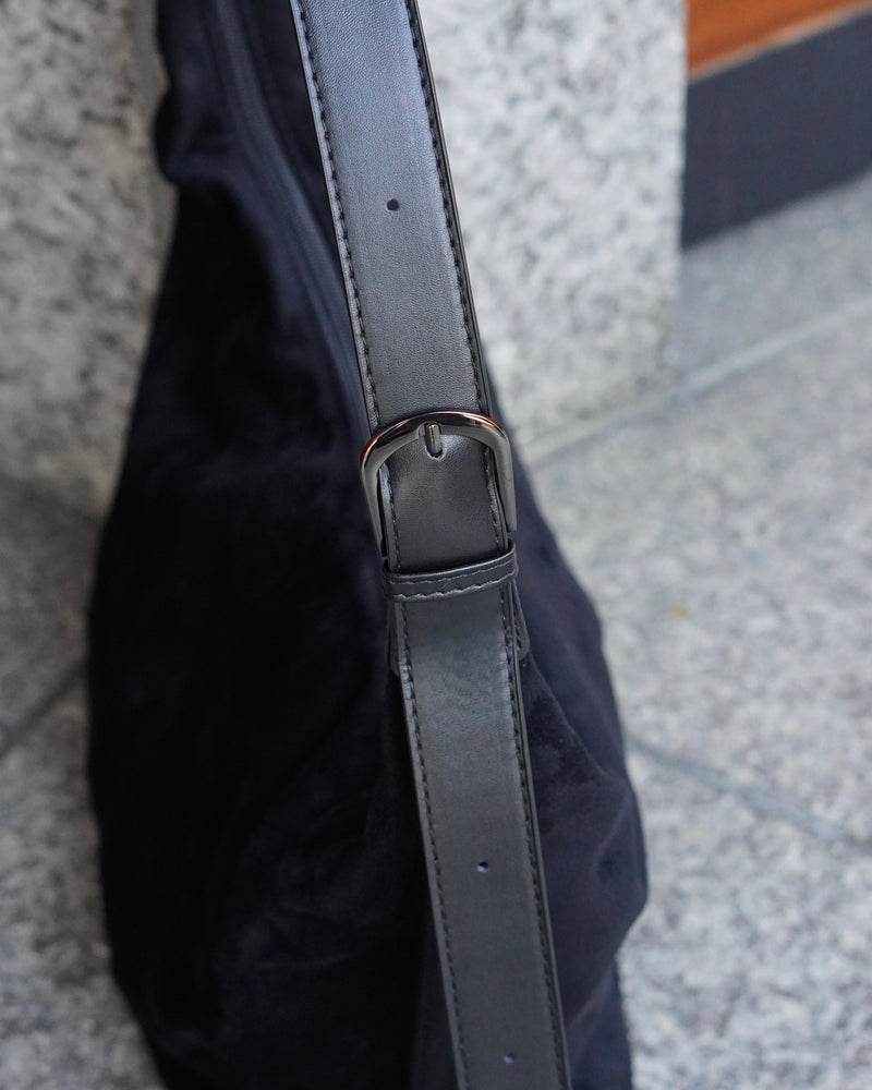 東京店WEB限定受注制【Chikashitsu +】suede stitch cross bag