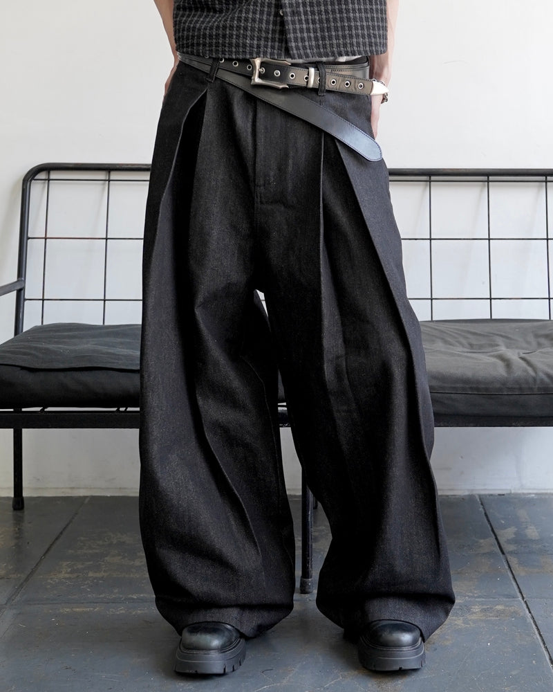 【CHIKASHITSU PLUS HIGH】Deep tuck raw denim pants