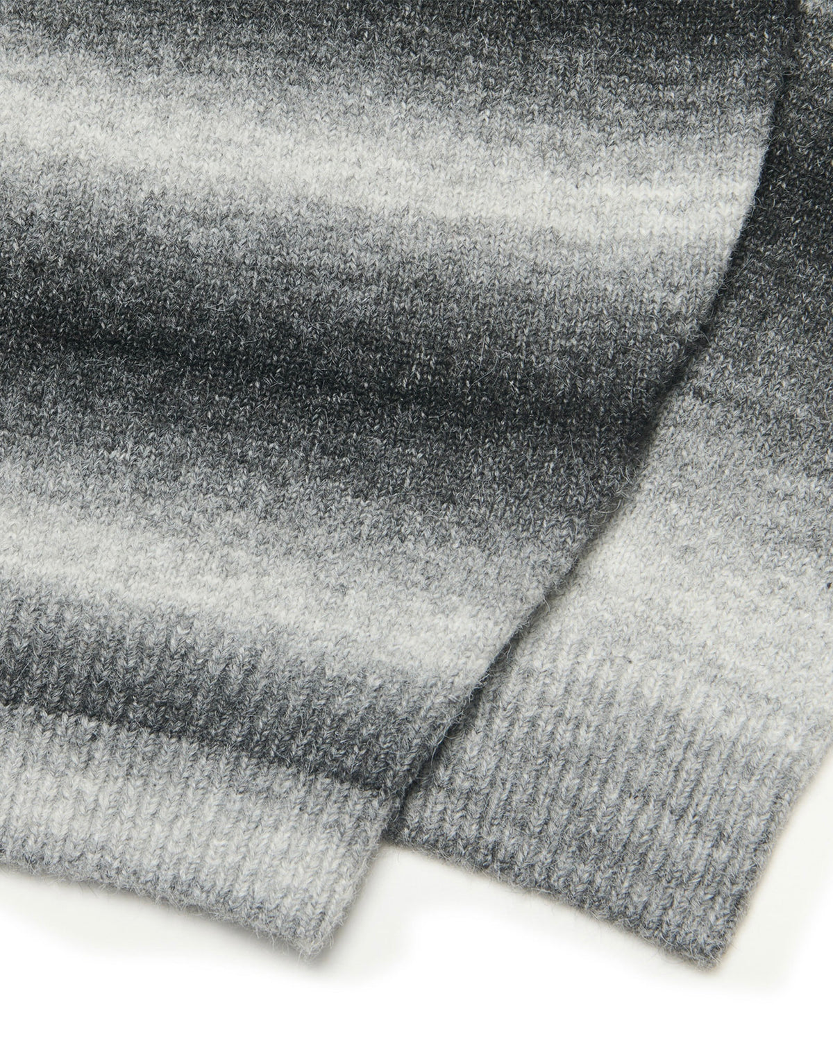 【NOMANUAL】CROPPED GRADATION KNIT