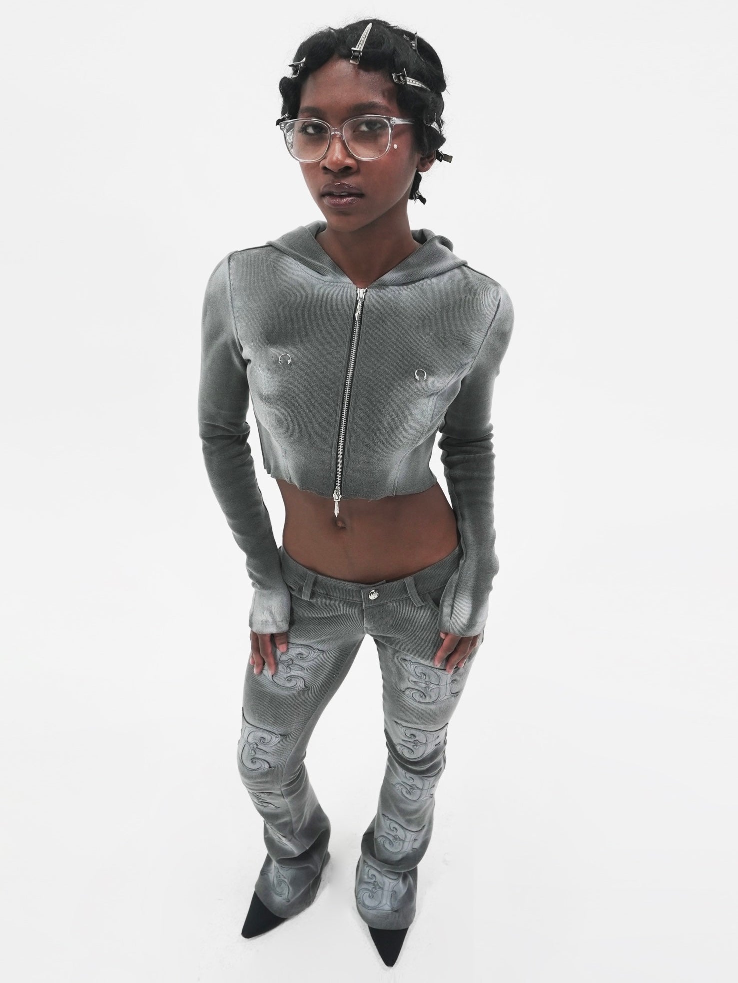 【E RIN AI E】PIERCED RUST CROP HOODIE ZIP UP