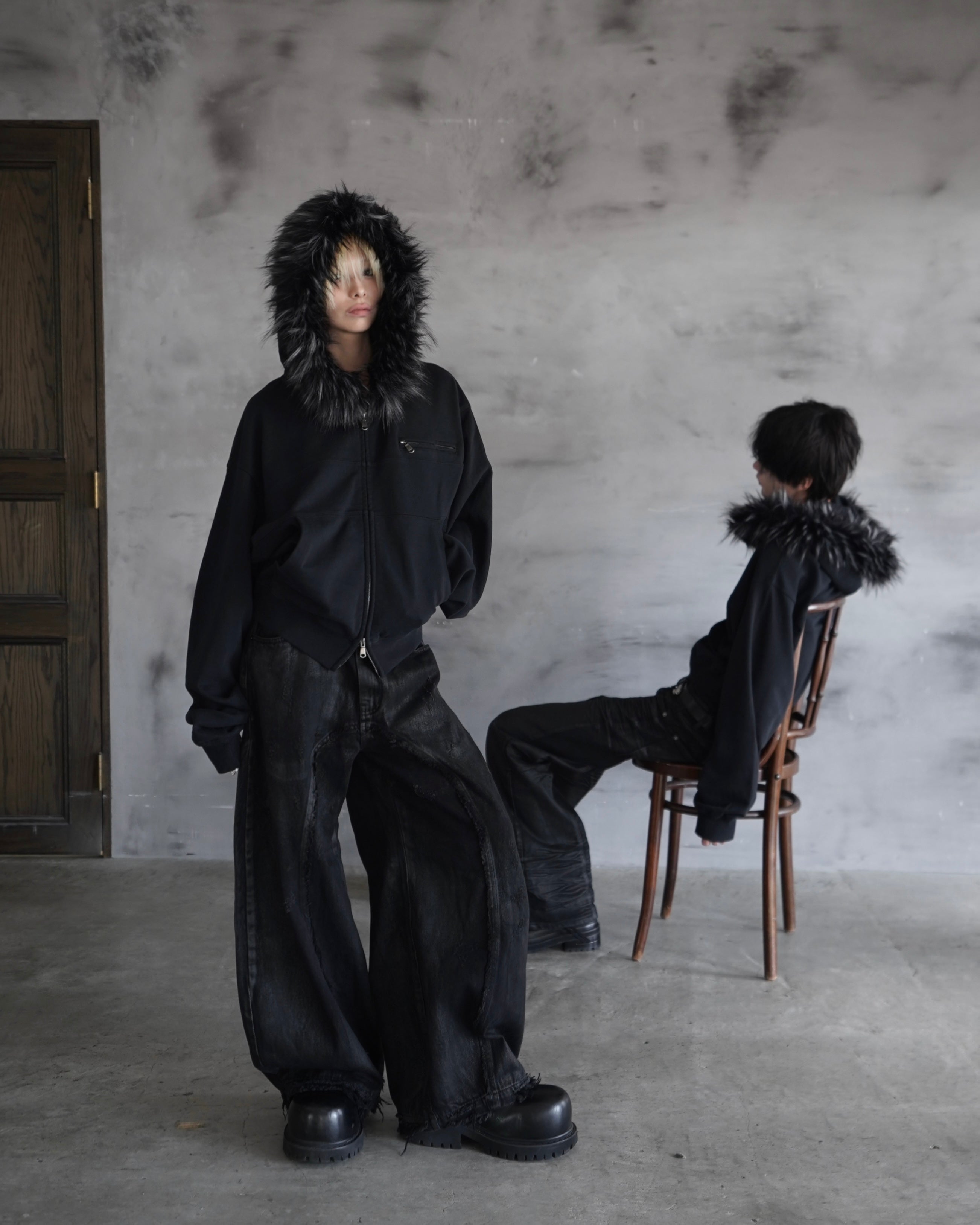 【CHIKASHITSU PLUS HIGH】Volume fur cropped zip hoodie