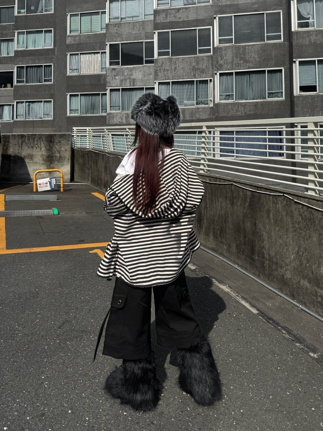 受注制【Never mind the XU】spray cross zip up hoodie (3color)