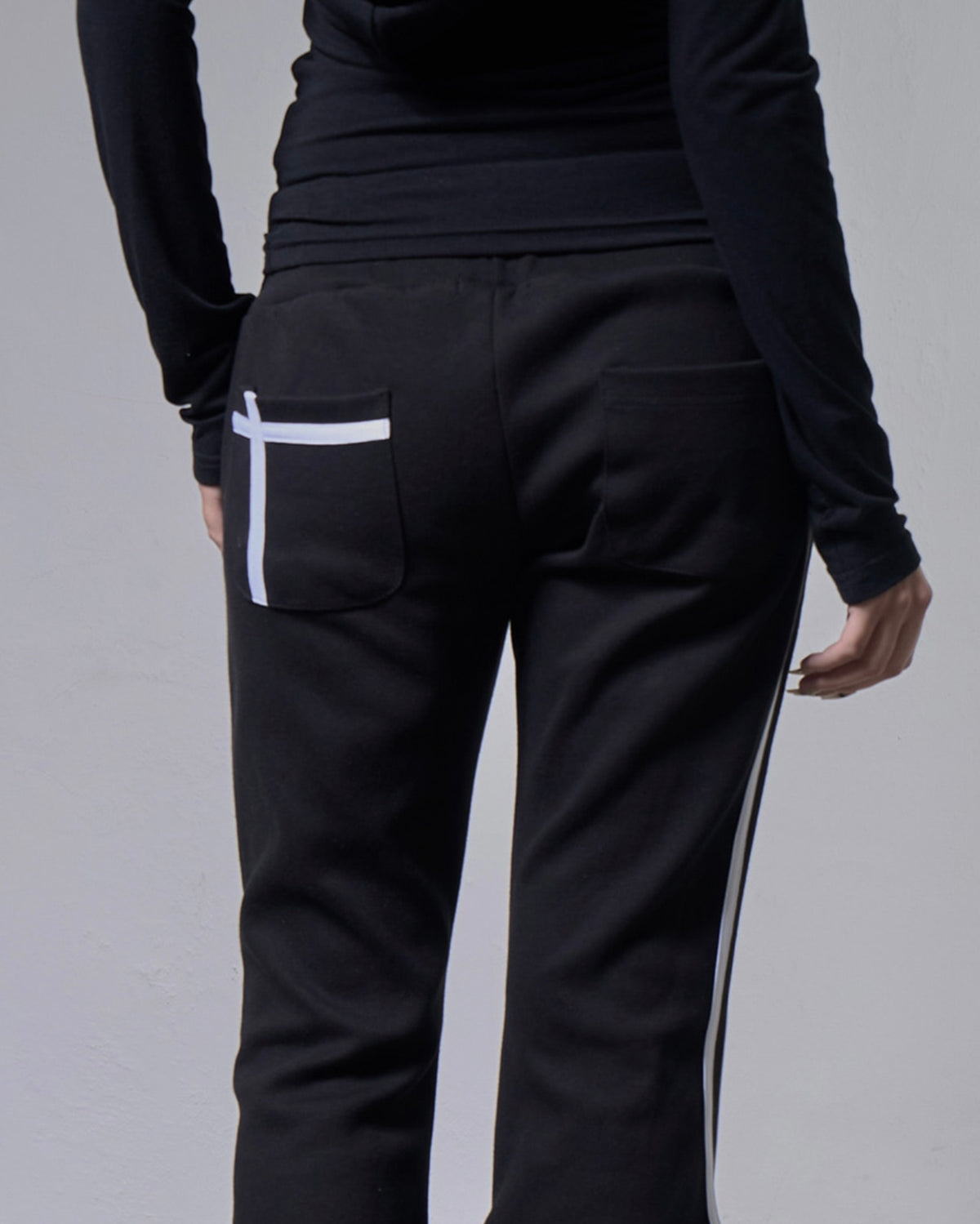 【FANCY CLUB】NARCISSISTIC PINTUCK SWEATPANTS