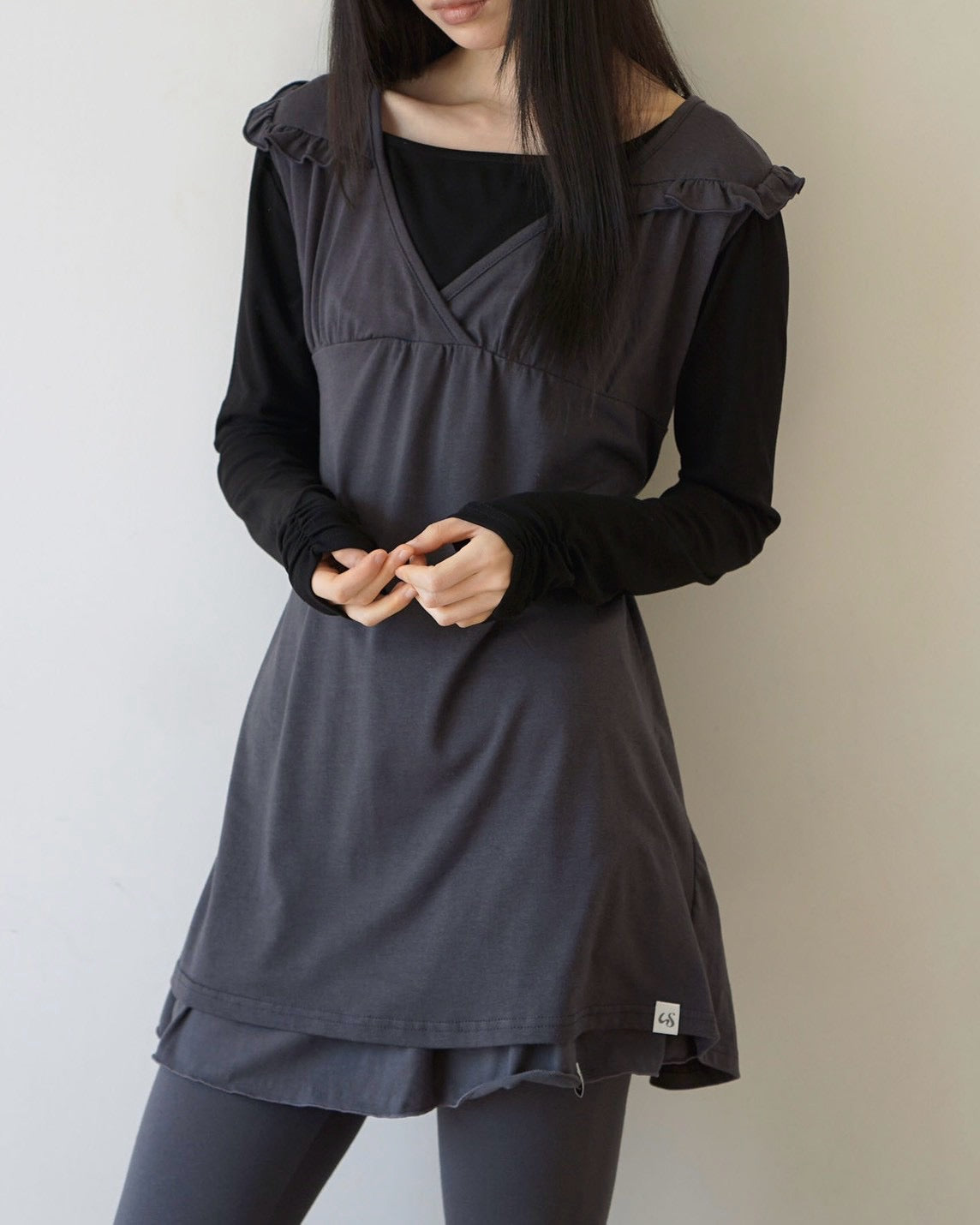【Uglyshadow】RUFFLE TIE TOP