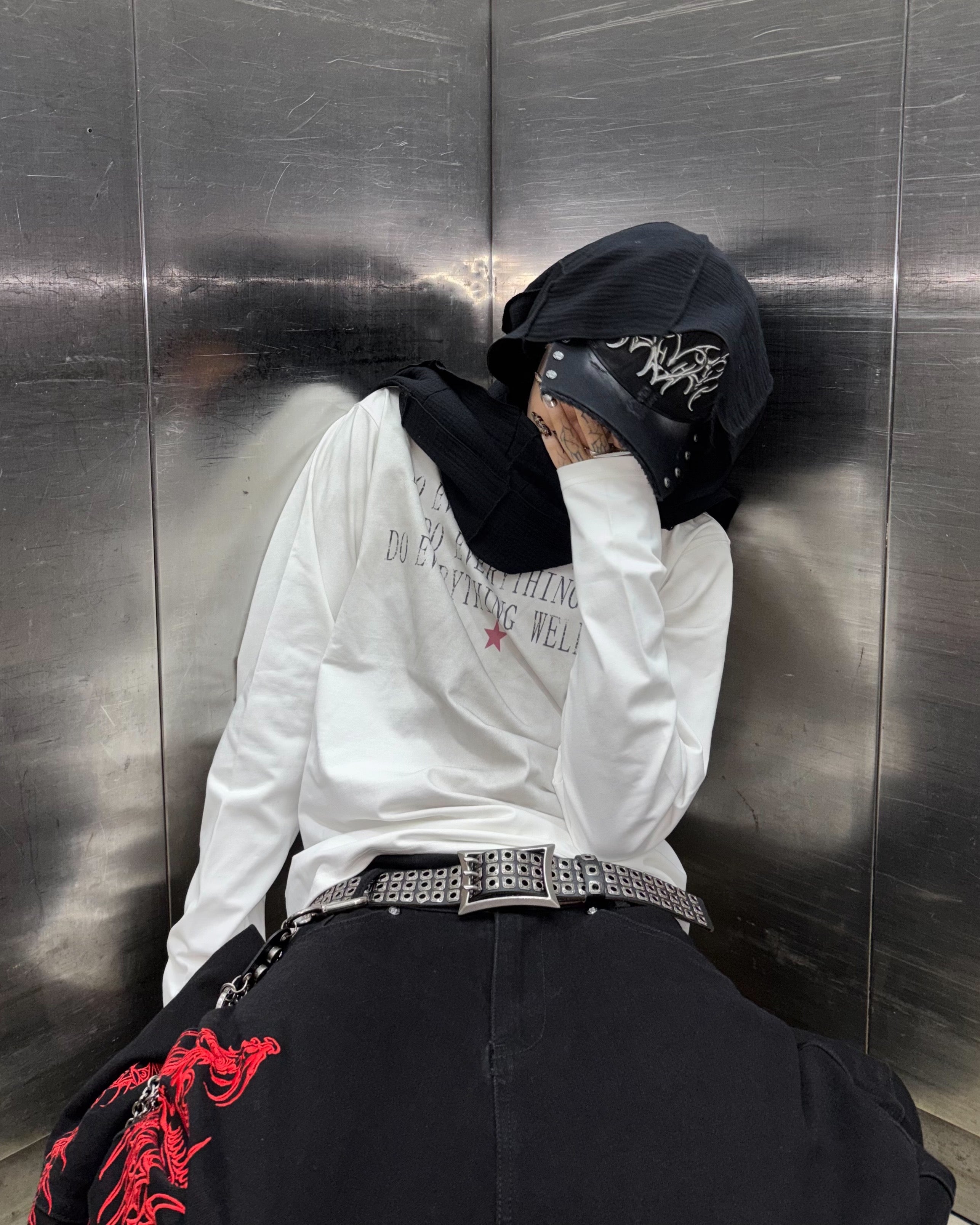 国際配送【Never mind the XU】stencil logo long sleeve tee