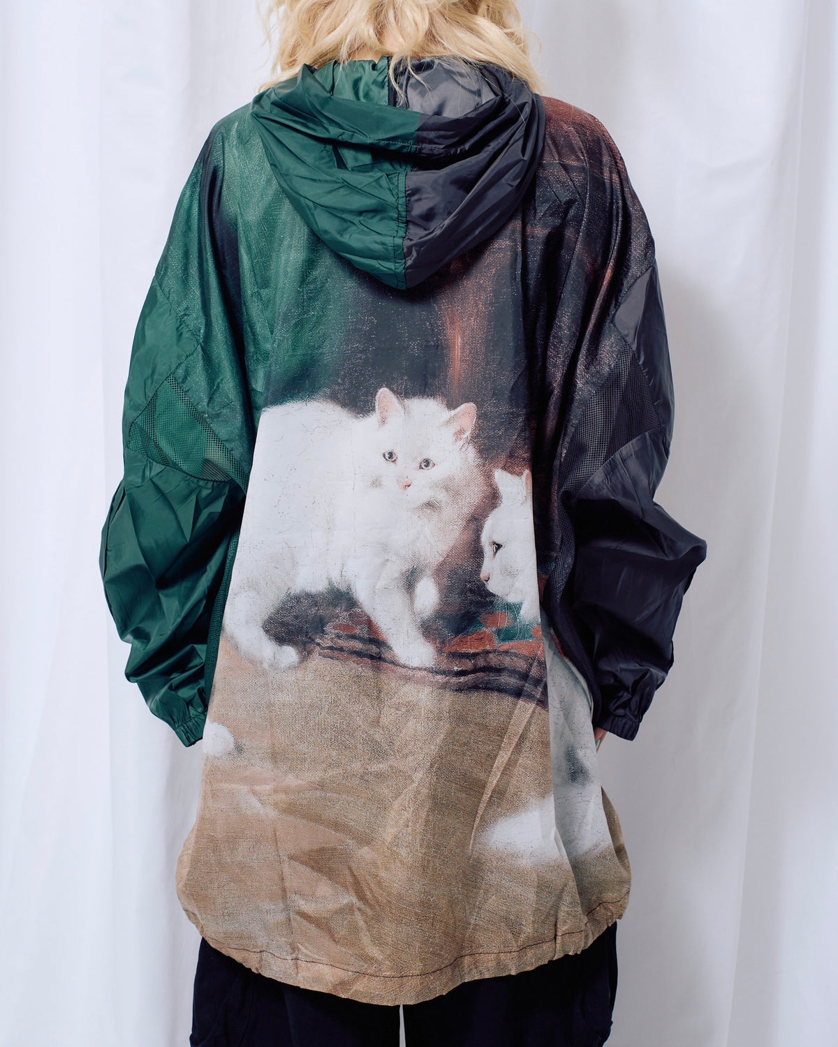 9/18 20:00 発売 国際配送【Nerd out XU】neko hooded windbreaker