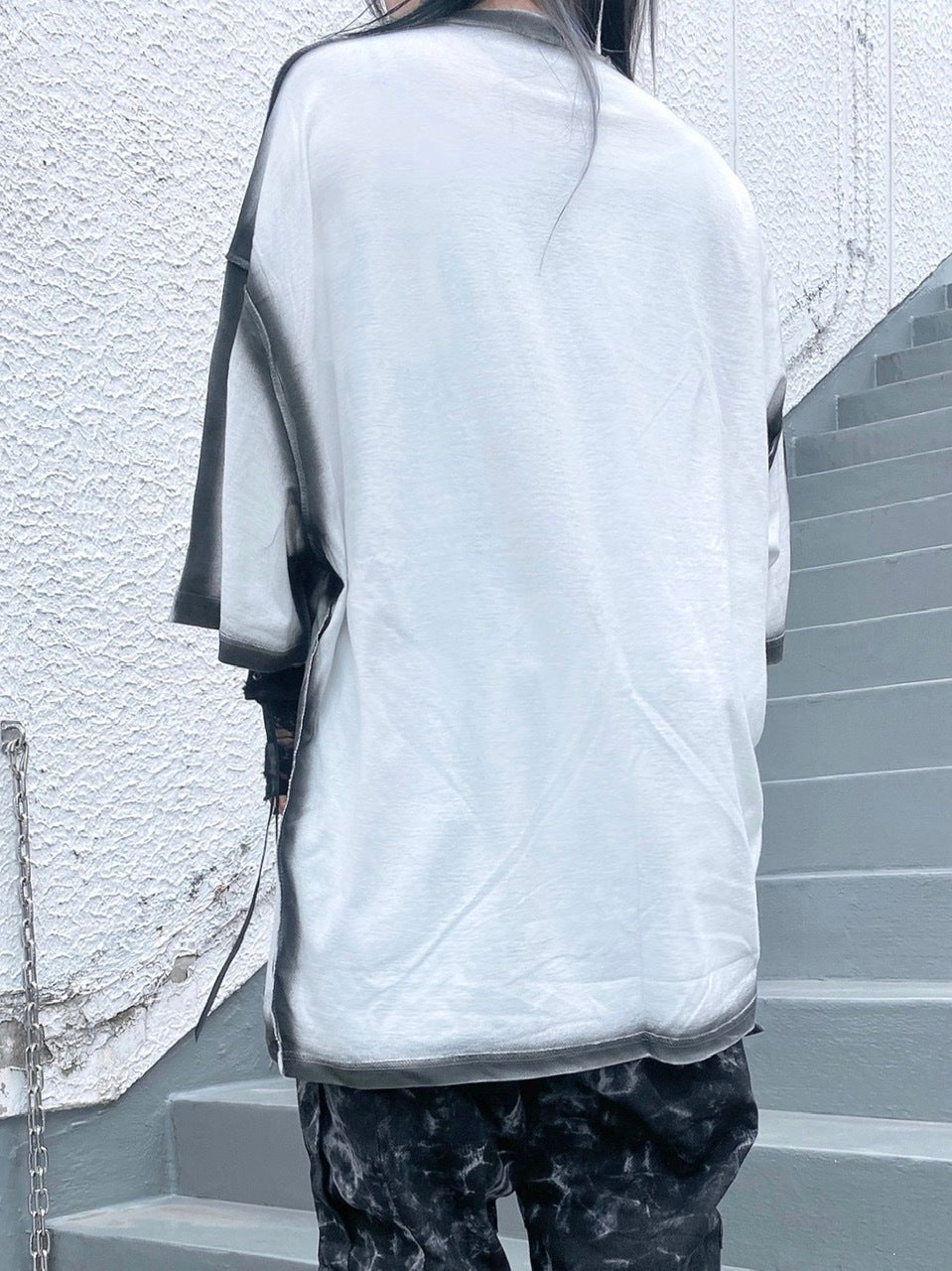 受注制【Never mind the XU】spray tee (2color)