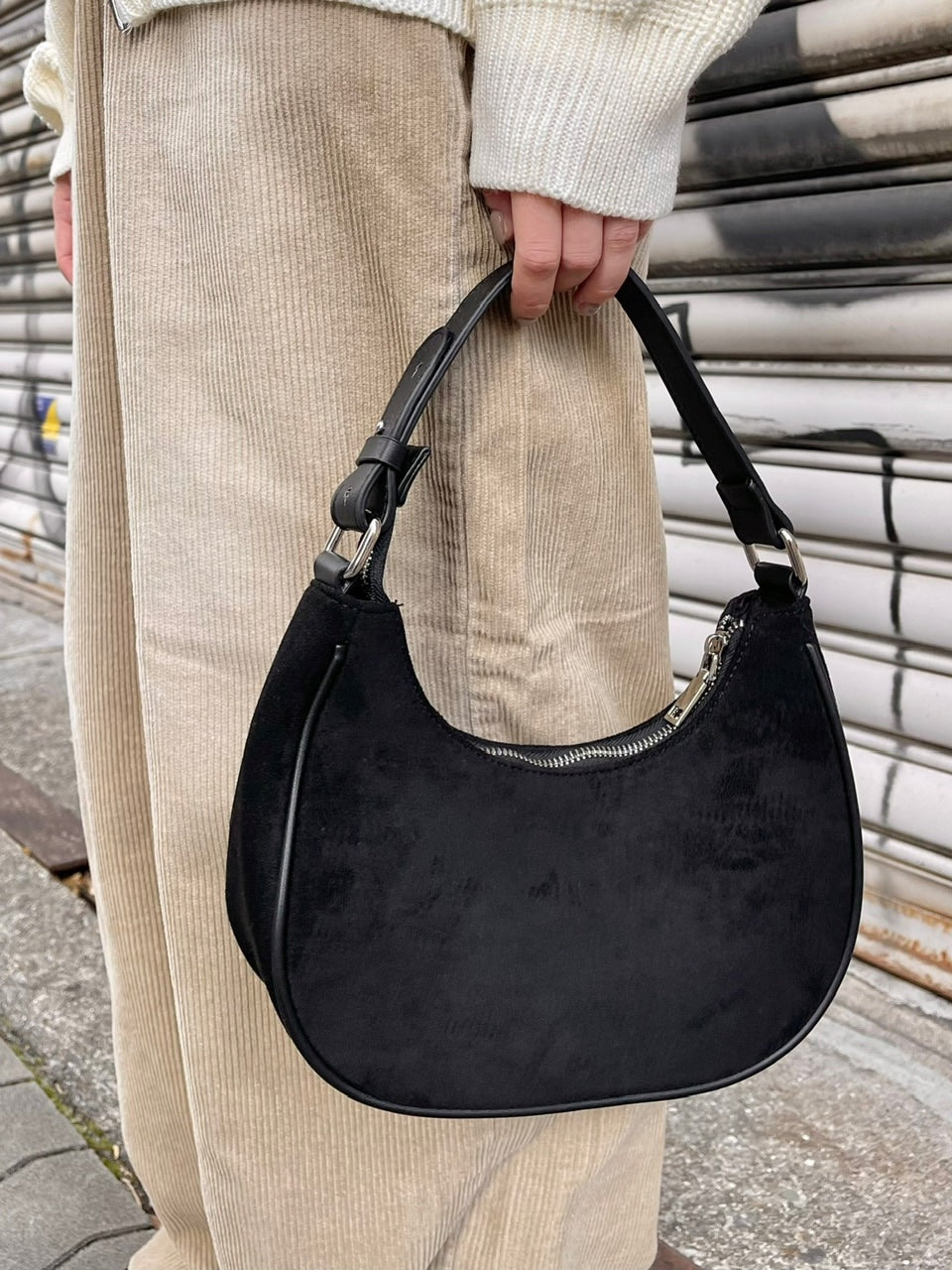 受注制【Chikashitsu +】suede moon hand bag (2color)