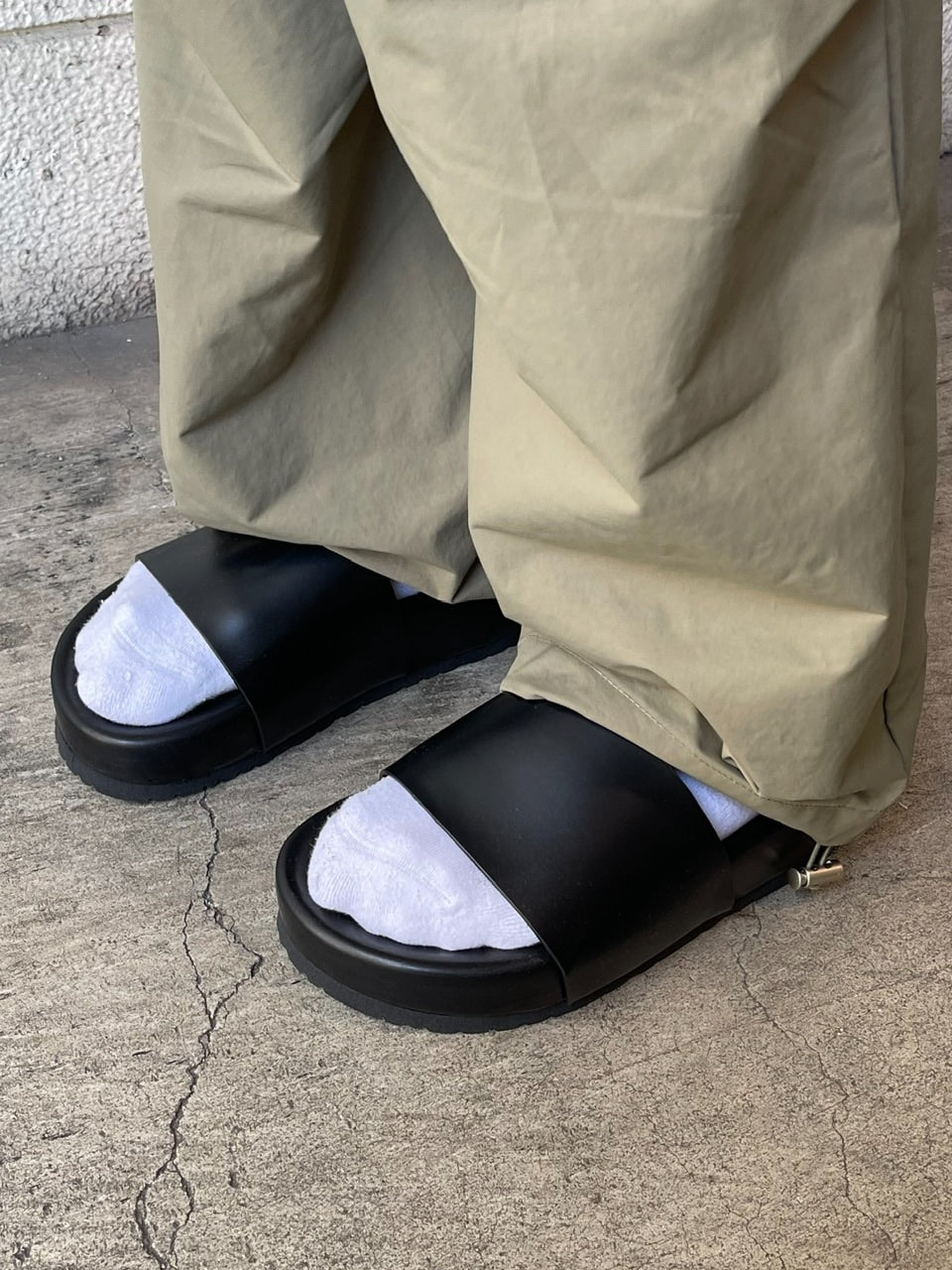 受注制【Chikashitsu +】volume sole leather sandal (2color)