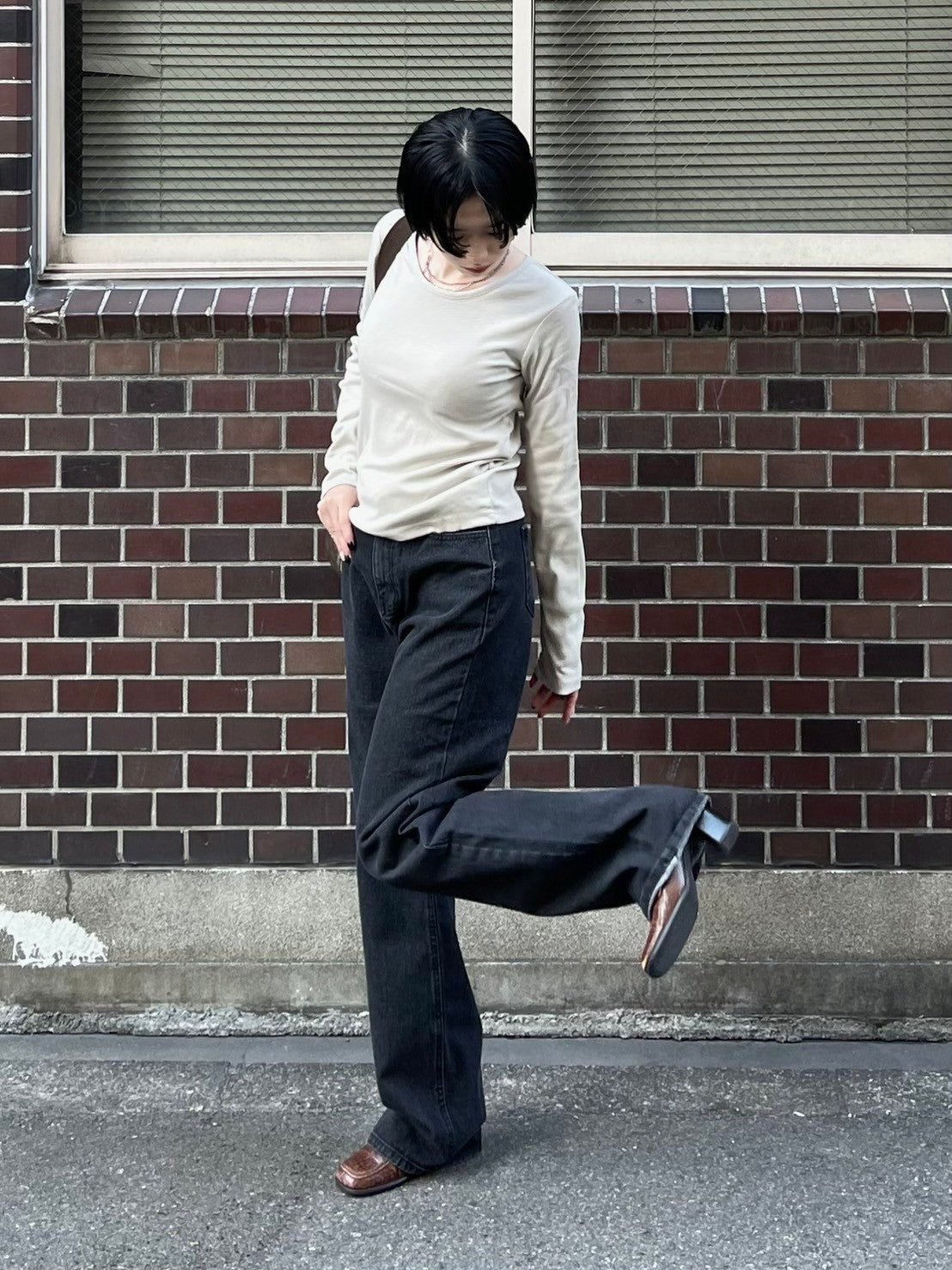 受注制【Chikashitsu + LADIES】wide fit black denim pants