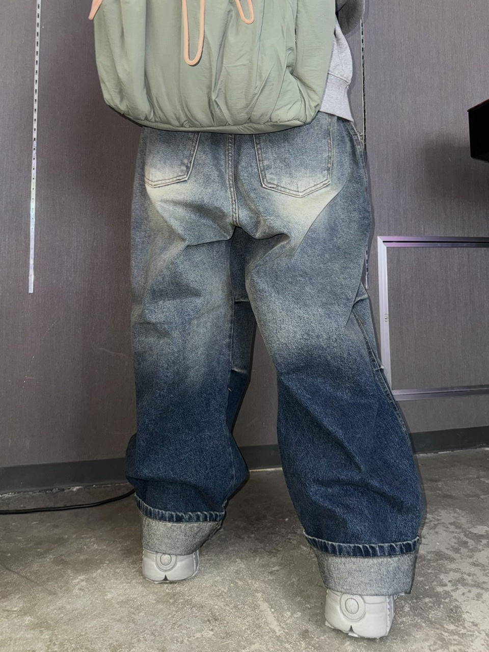 受注制【Never mind the XU】gradation denim easy pants (2color)